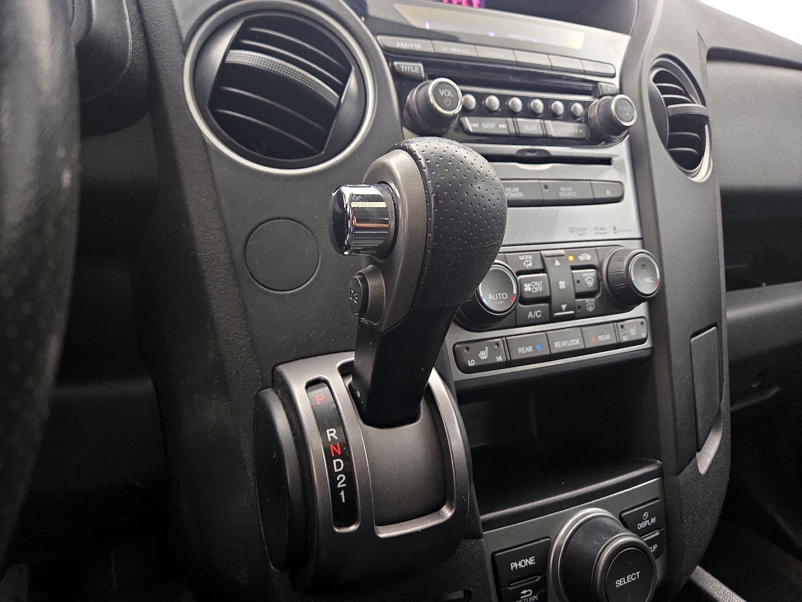 2014 Honda Pilot EX-L - Photo 18