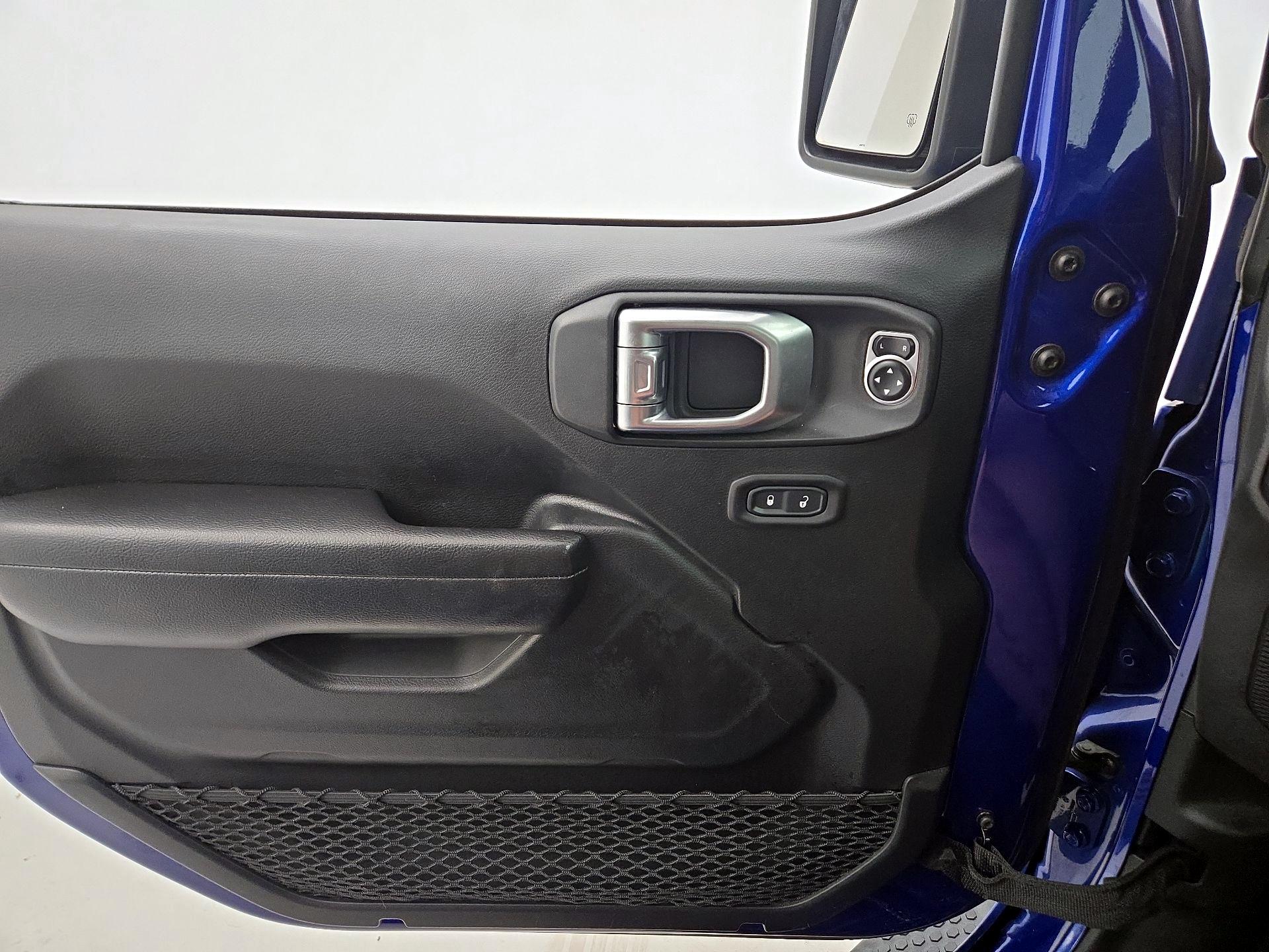 Thumbnail: 2018 Jeep Wrangler - 12