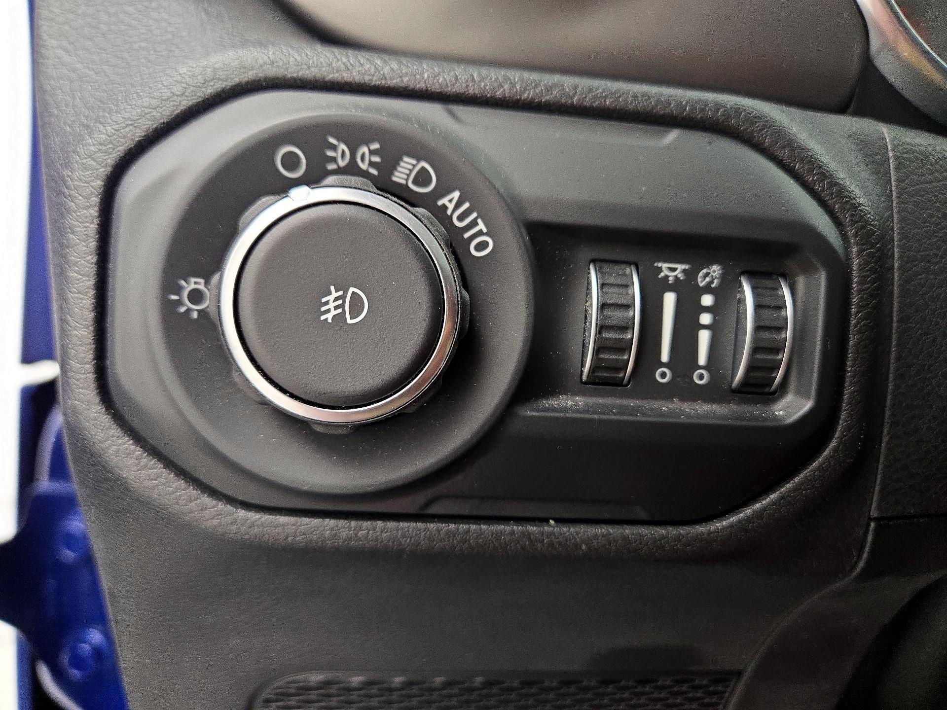 Thumbnail: 2018 Jeep Wrangler - 13