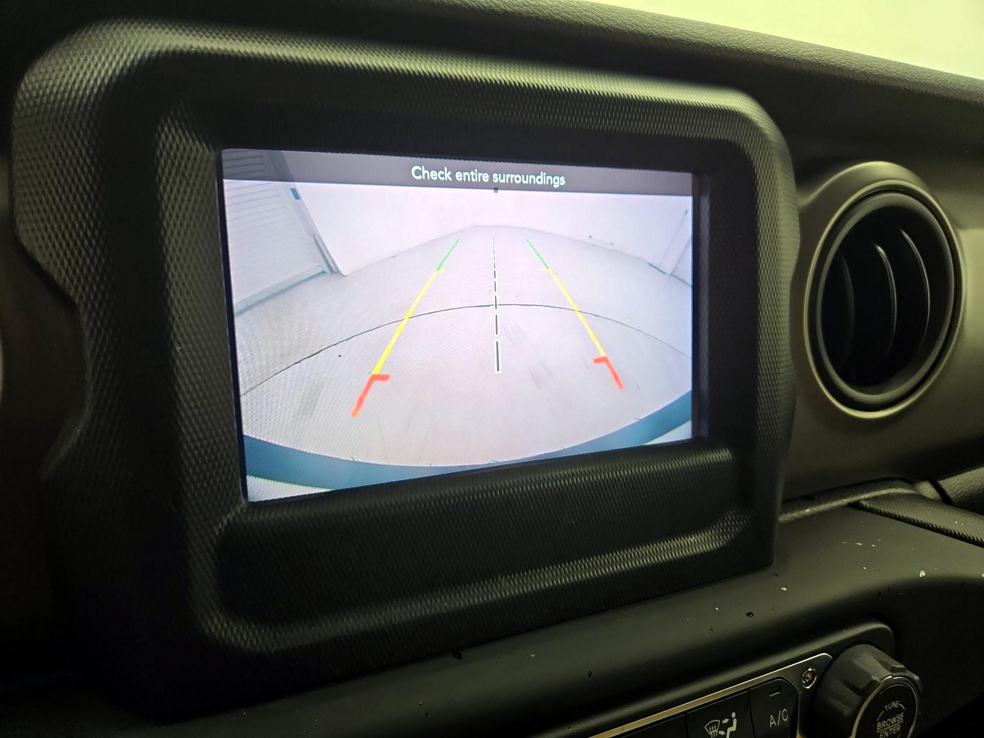 Thumbnail: 2018 Jeep Wrangler - 14