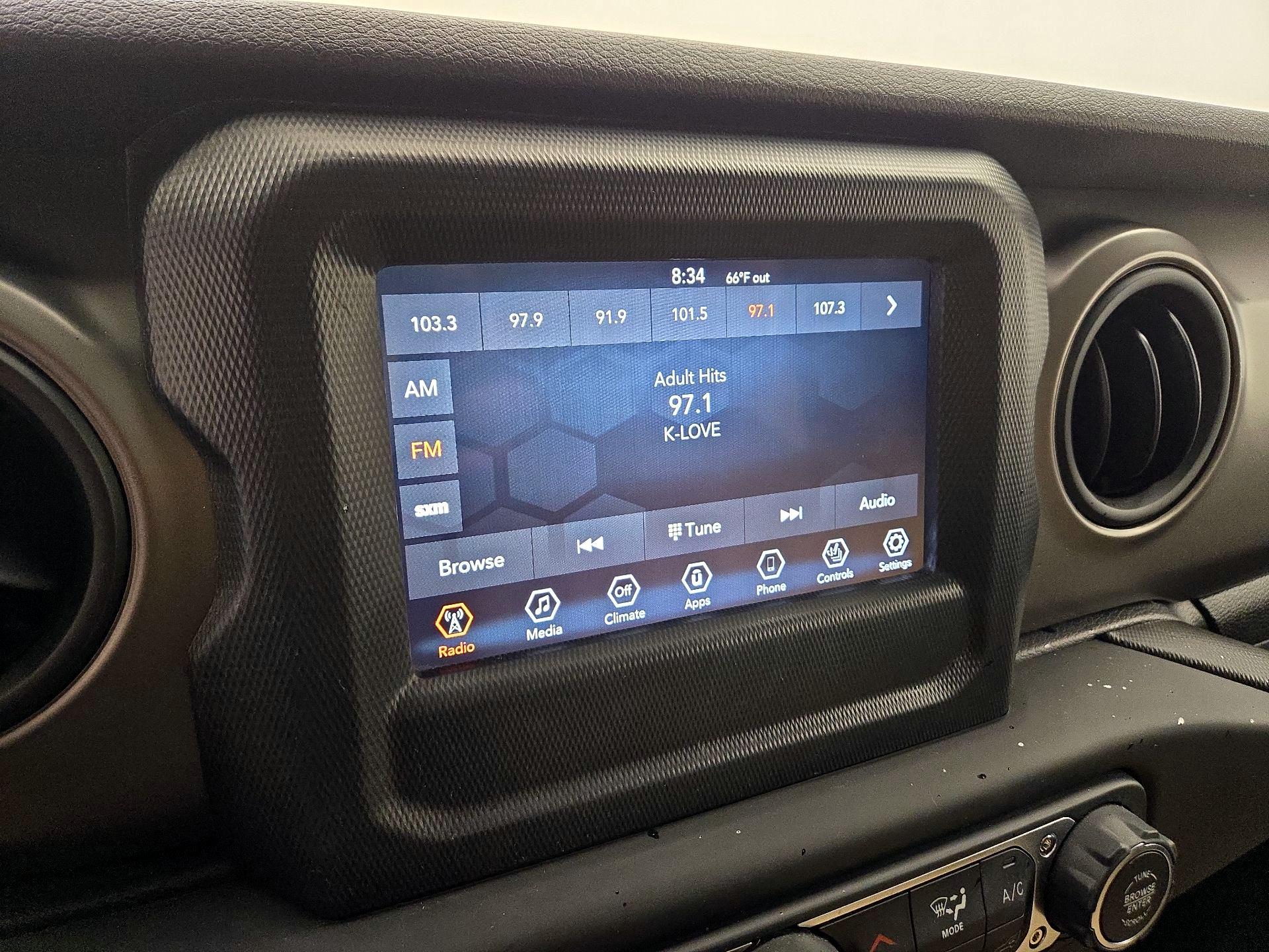 Thumbnail: 2018 Jeep Wrangler - 15