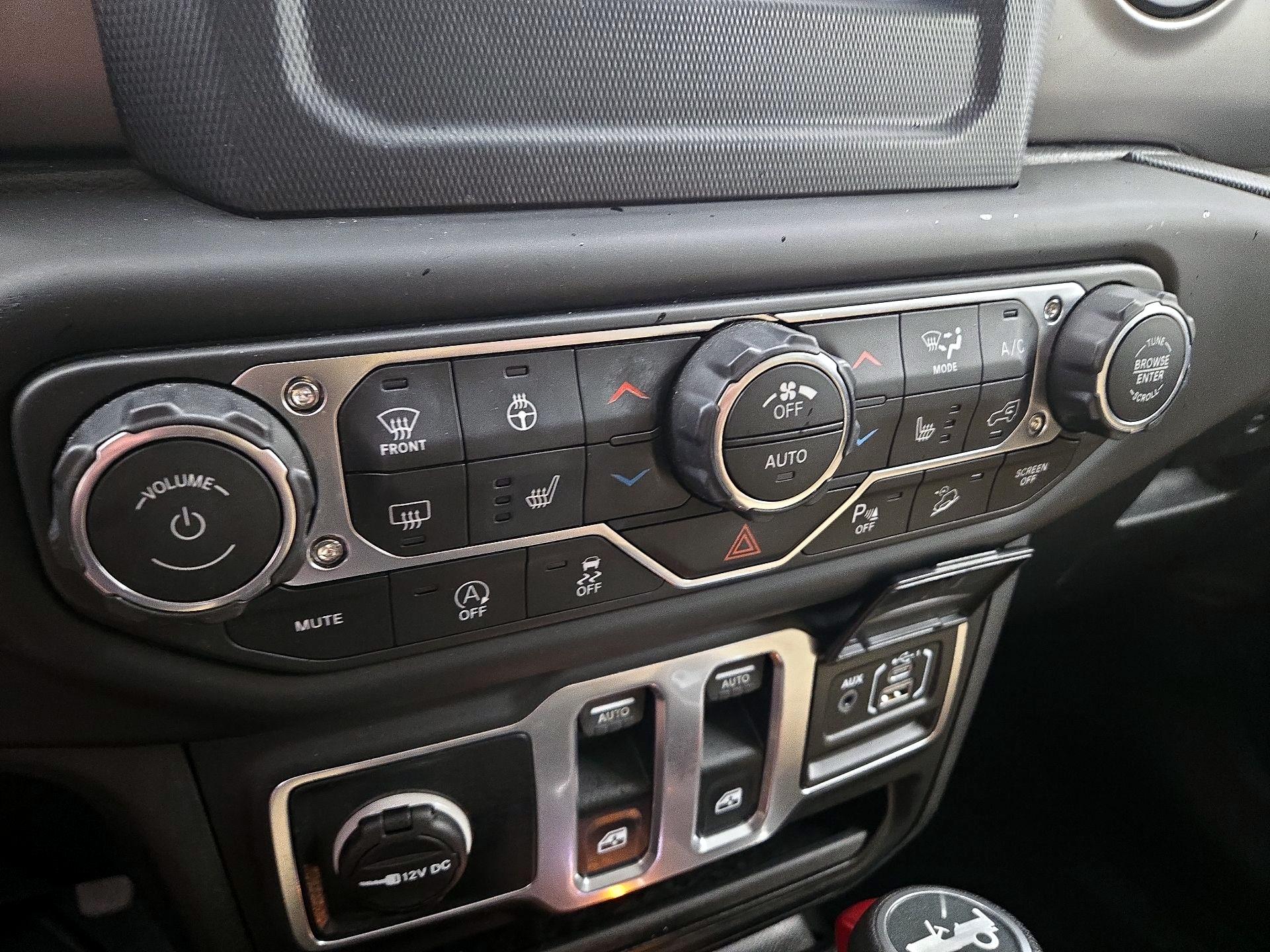 Thumbnail: 2018 Jeep Wrangler - 16