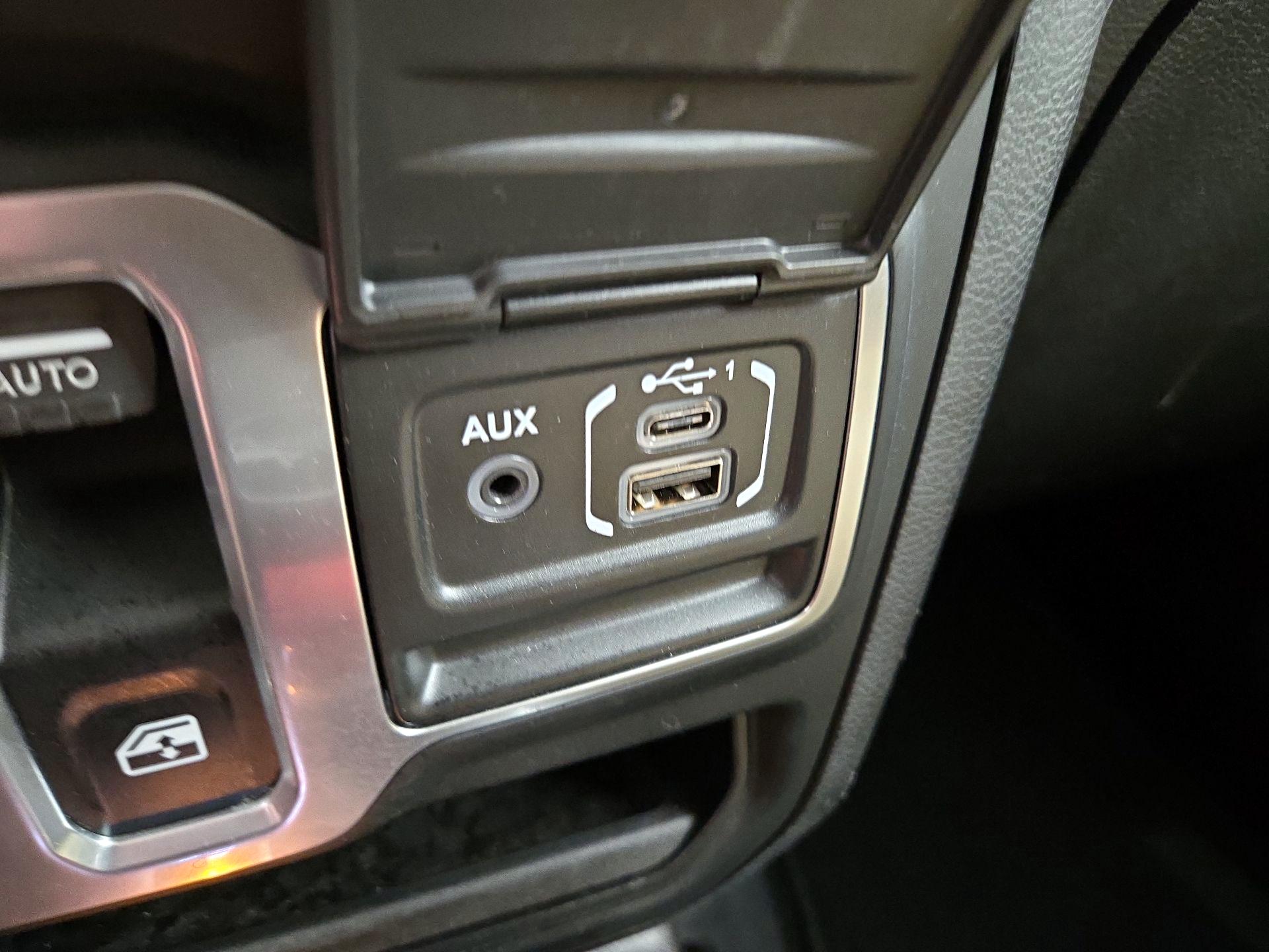 Thumbnail: 2018 Jeep Wrangler - 18