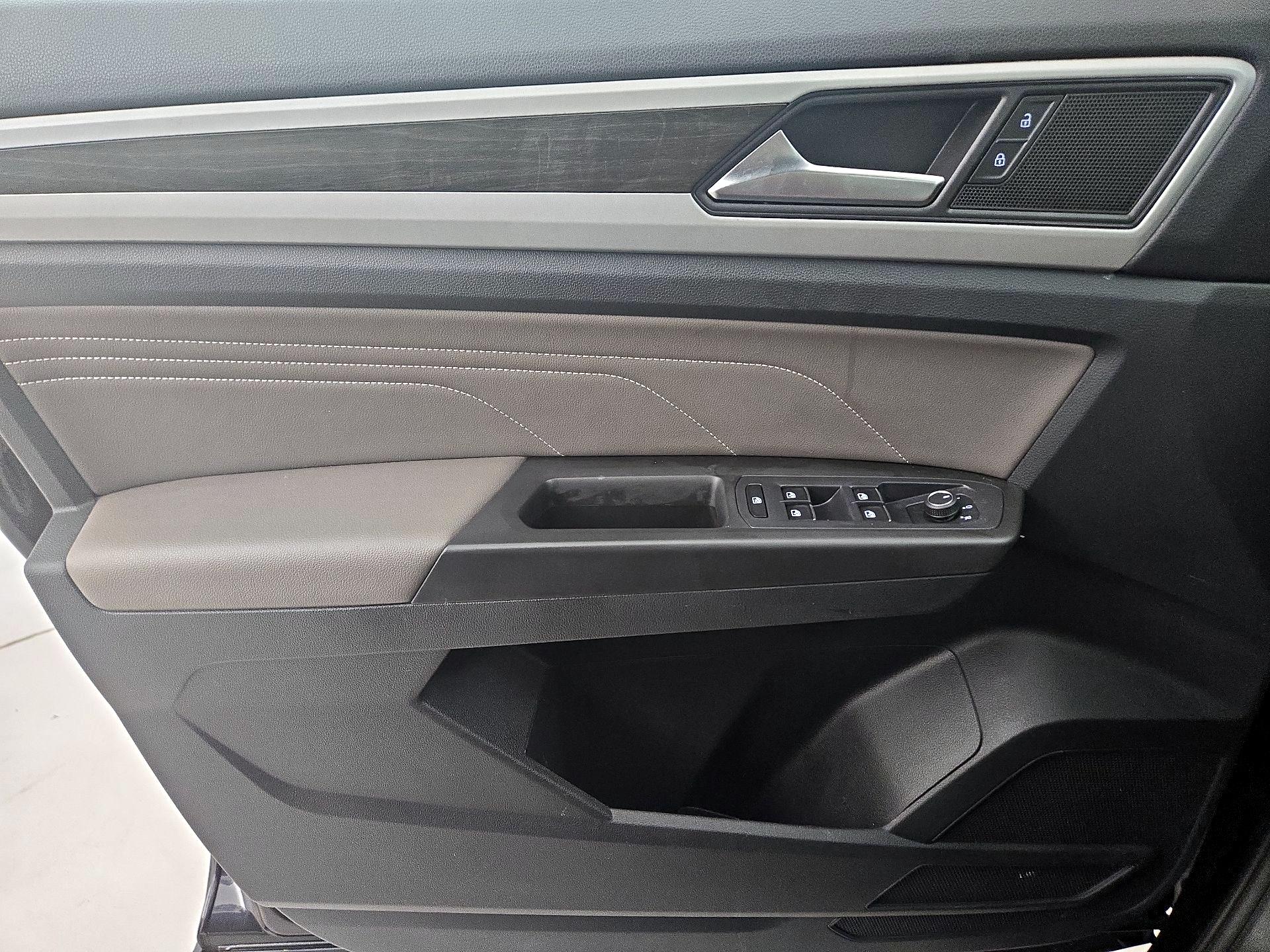 Thumbnail: 2022 Volkswagen Atlas - 12