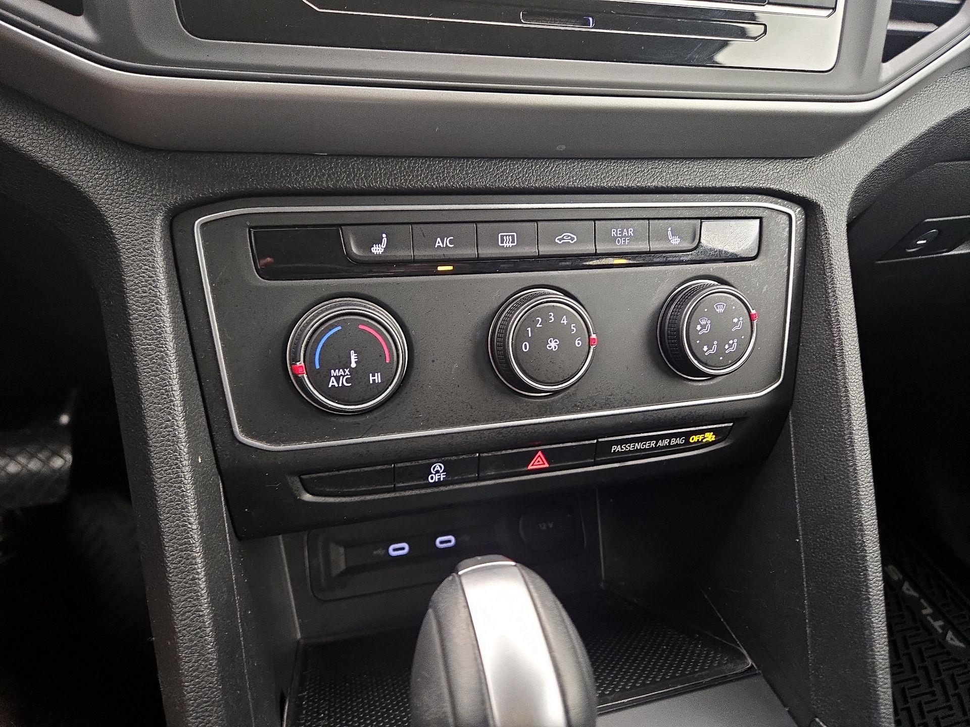 Thumbnail: 2022 Volkswagen Atlas - 16