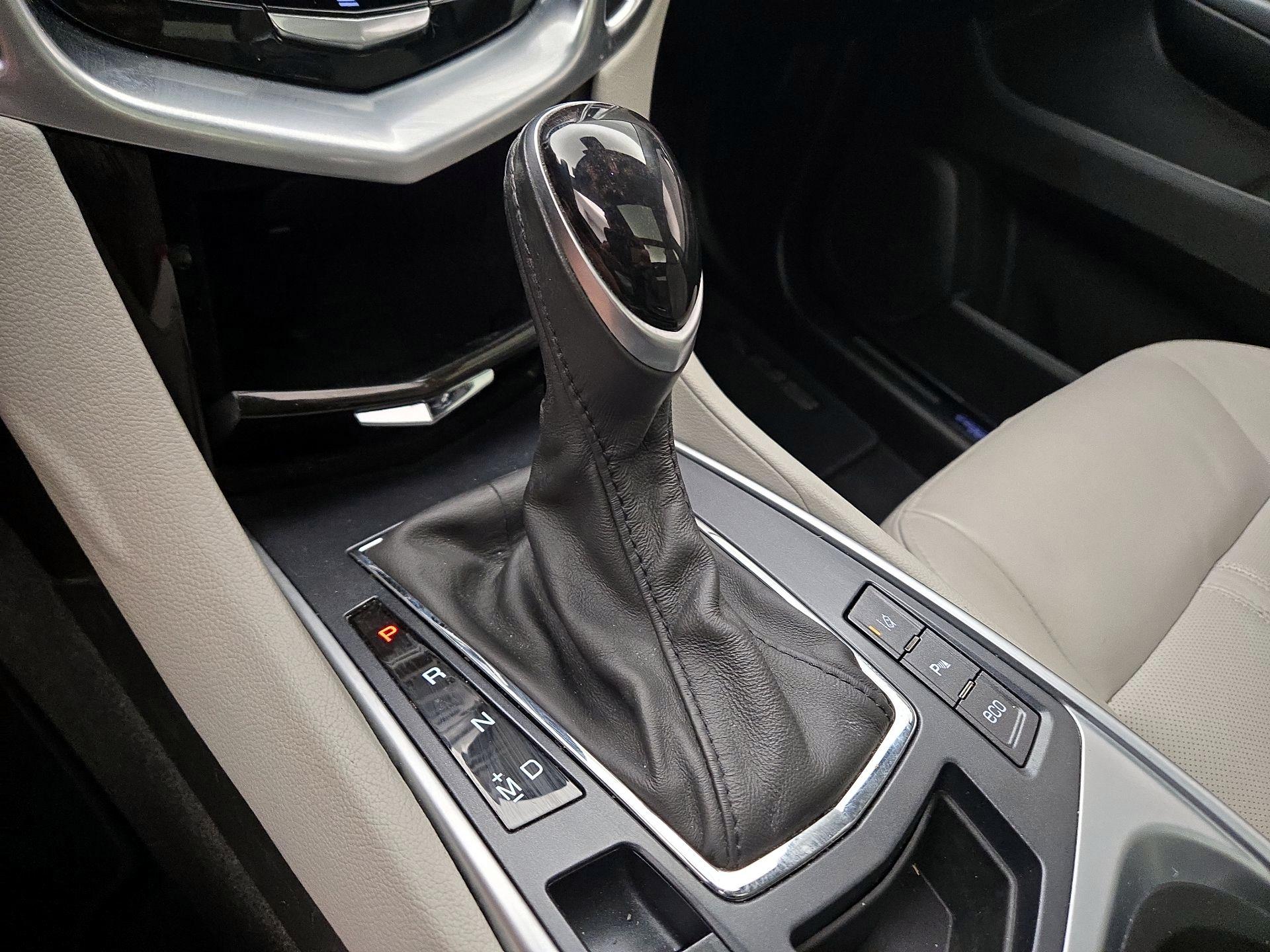 Thumbnail: 2015 Cadillac SRX - 18