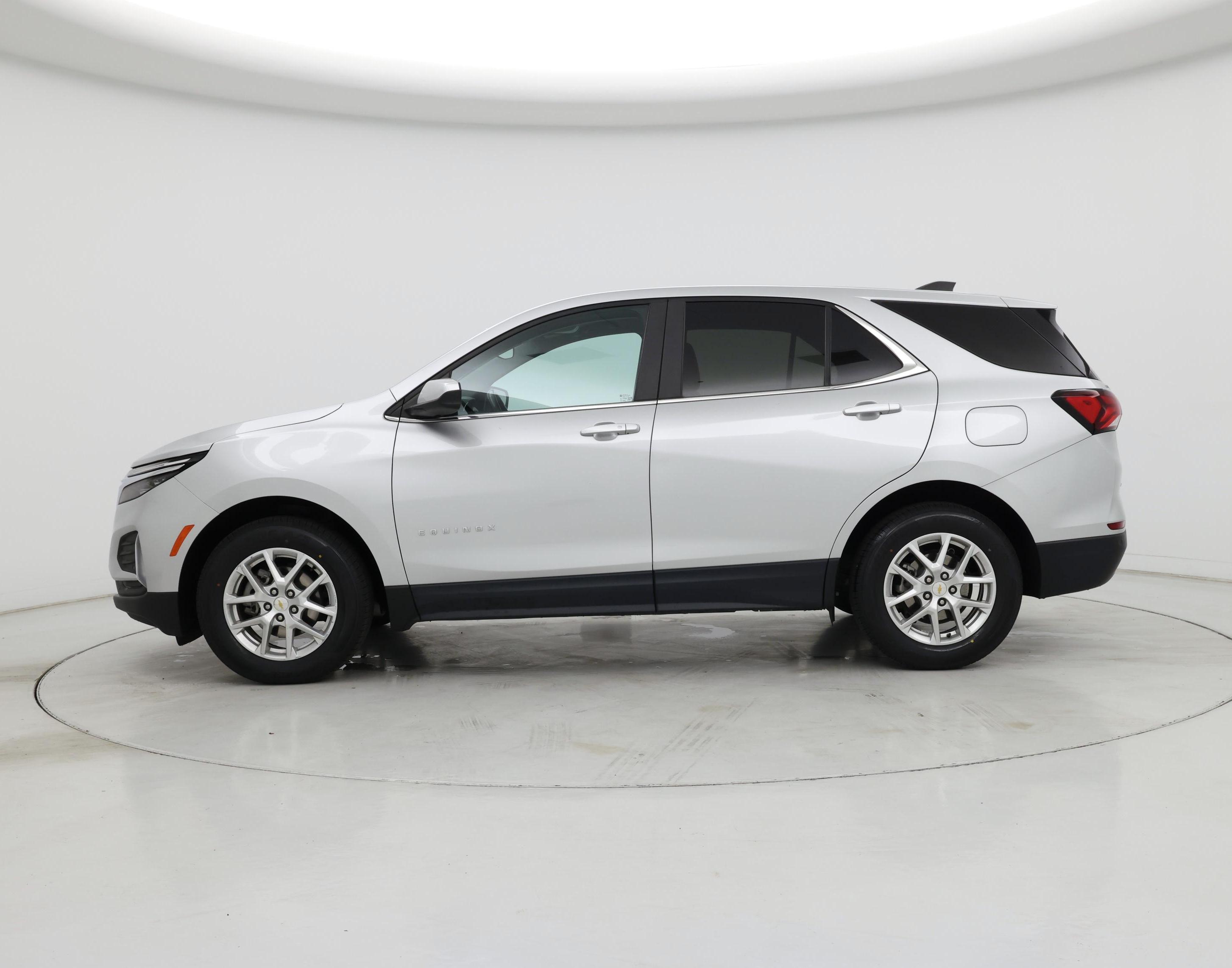 Thumbnail: 2022 Chevrolet Equinox - 3