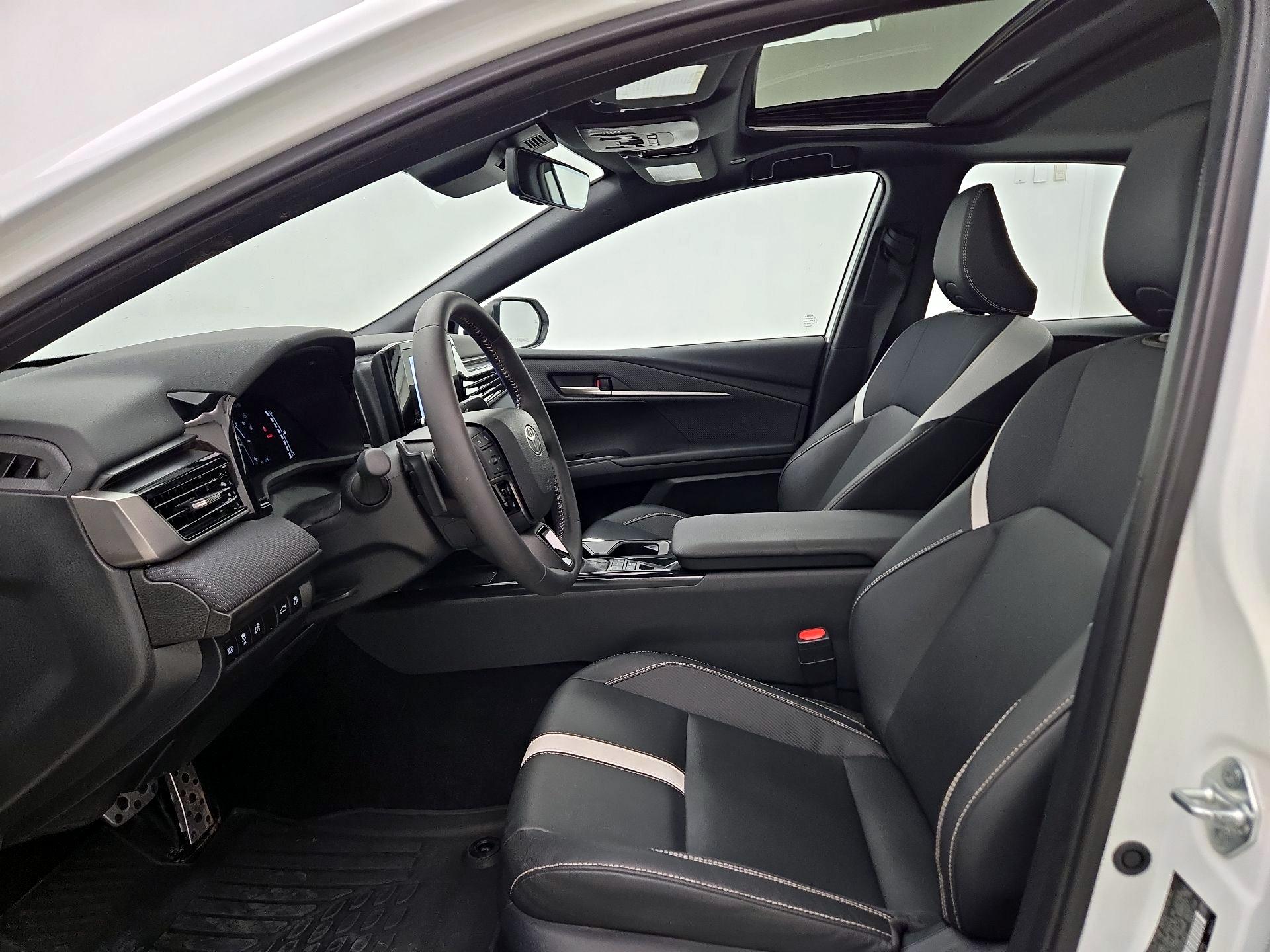 Thumbnail: 2025 Toyota Camry - 11