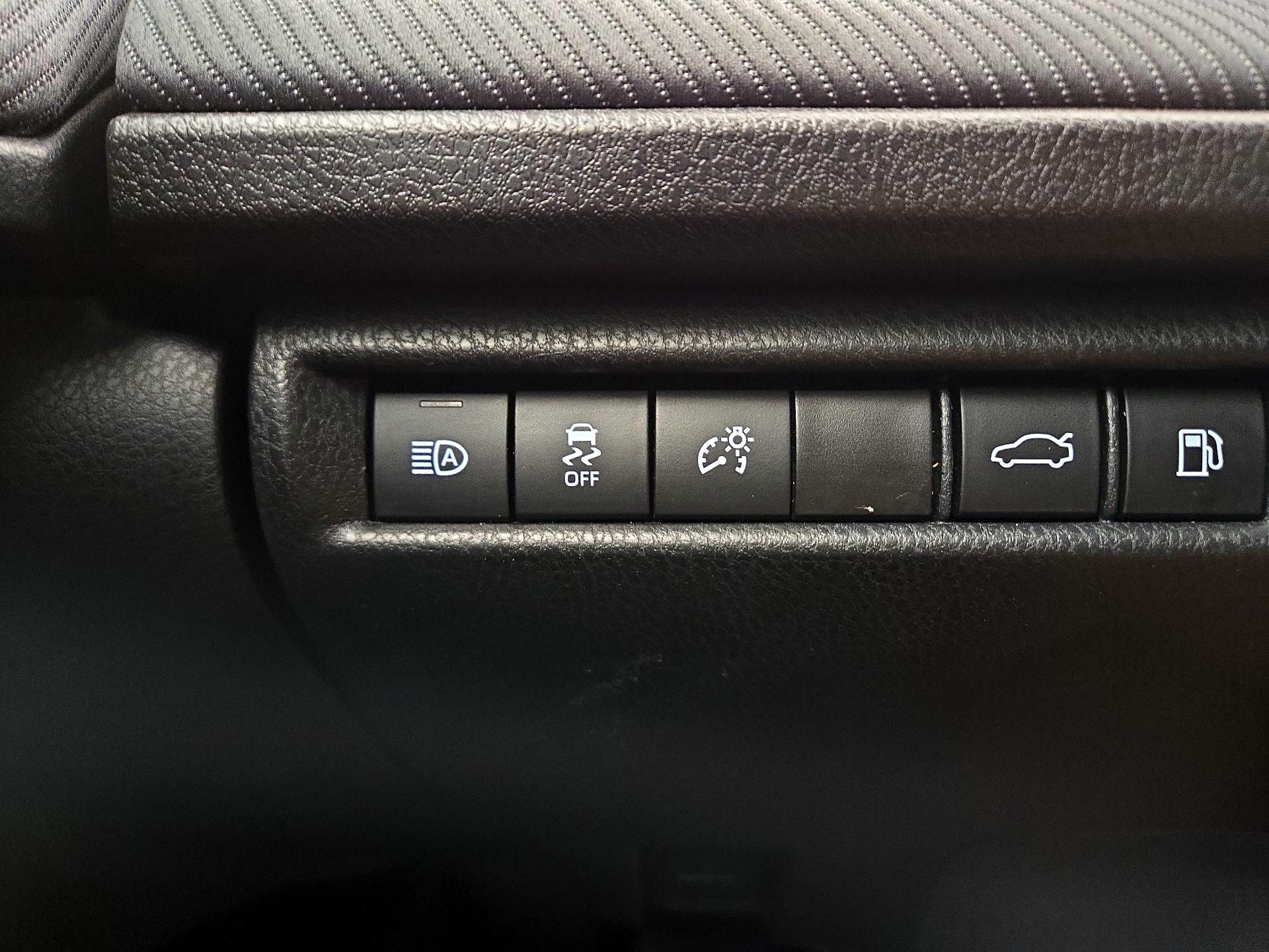 Thumbnail: 2025 Toyota Camry - 13