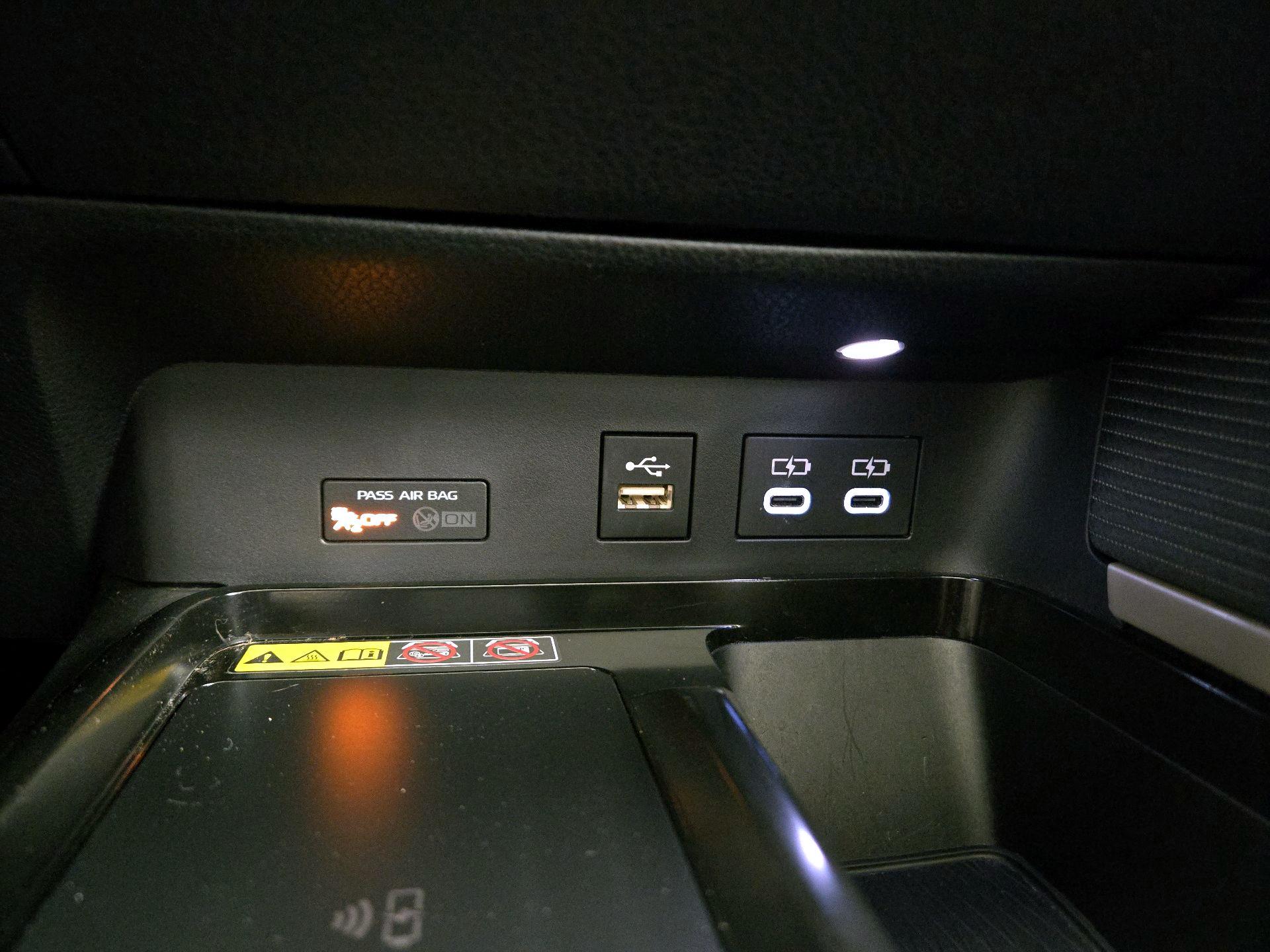 Thumbnail: 2025 Toyota Camry - 18