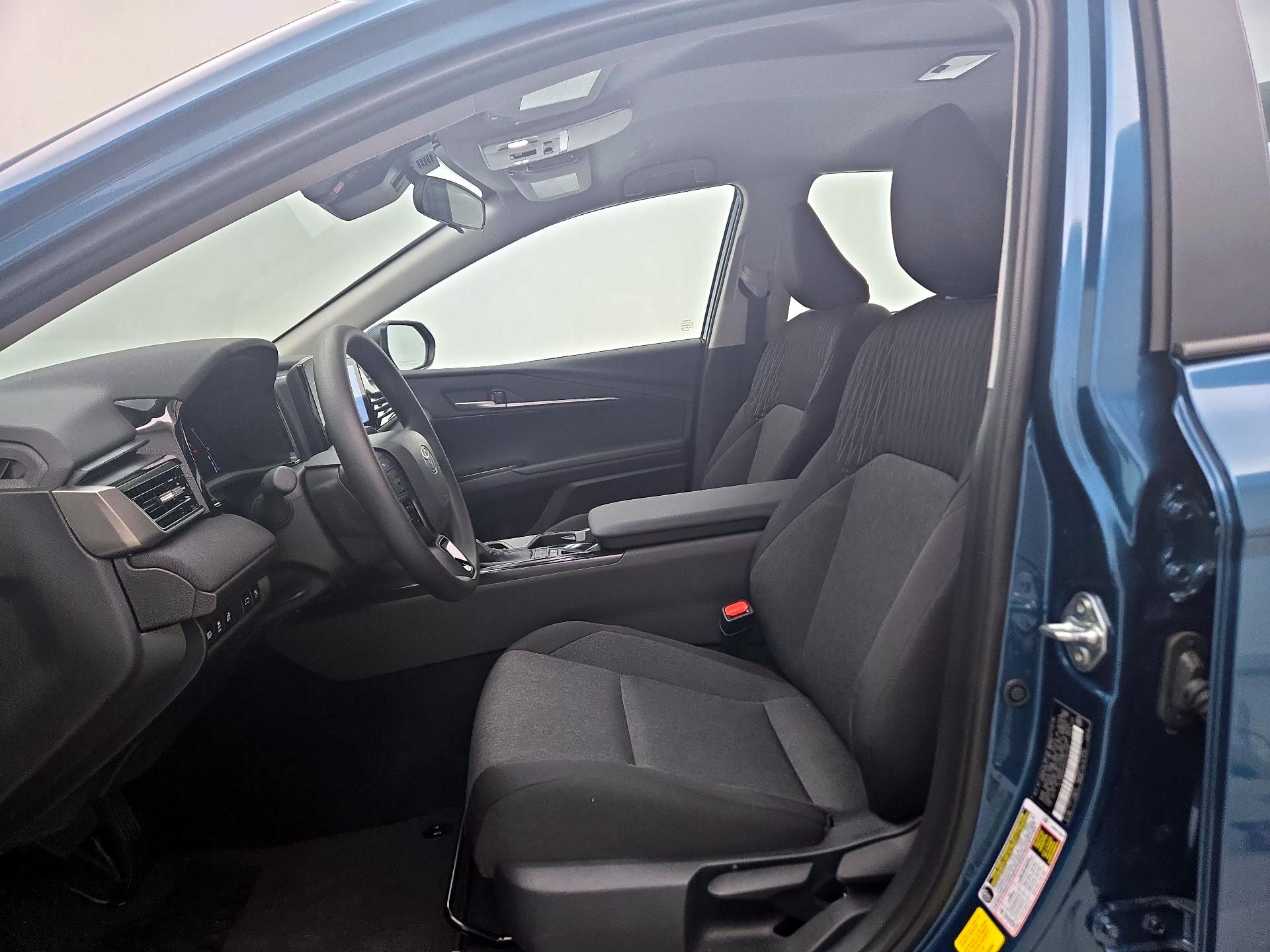 Thumbnail: 2025 Toyota Camry - 11