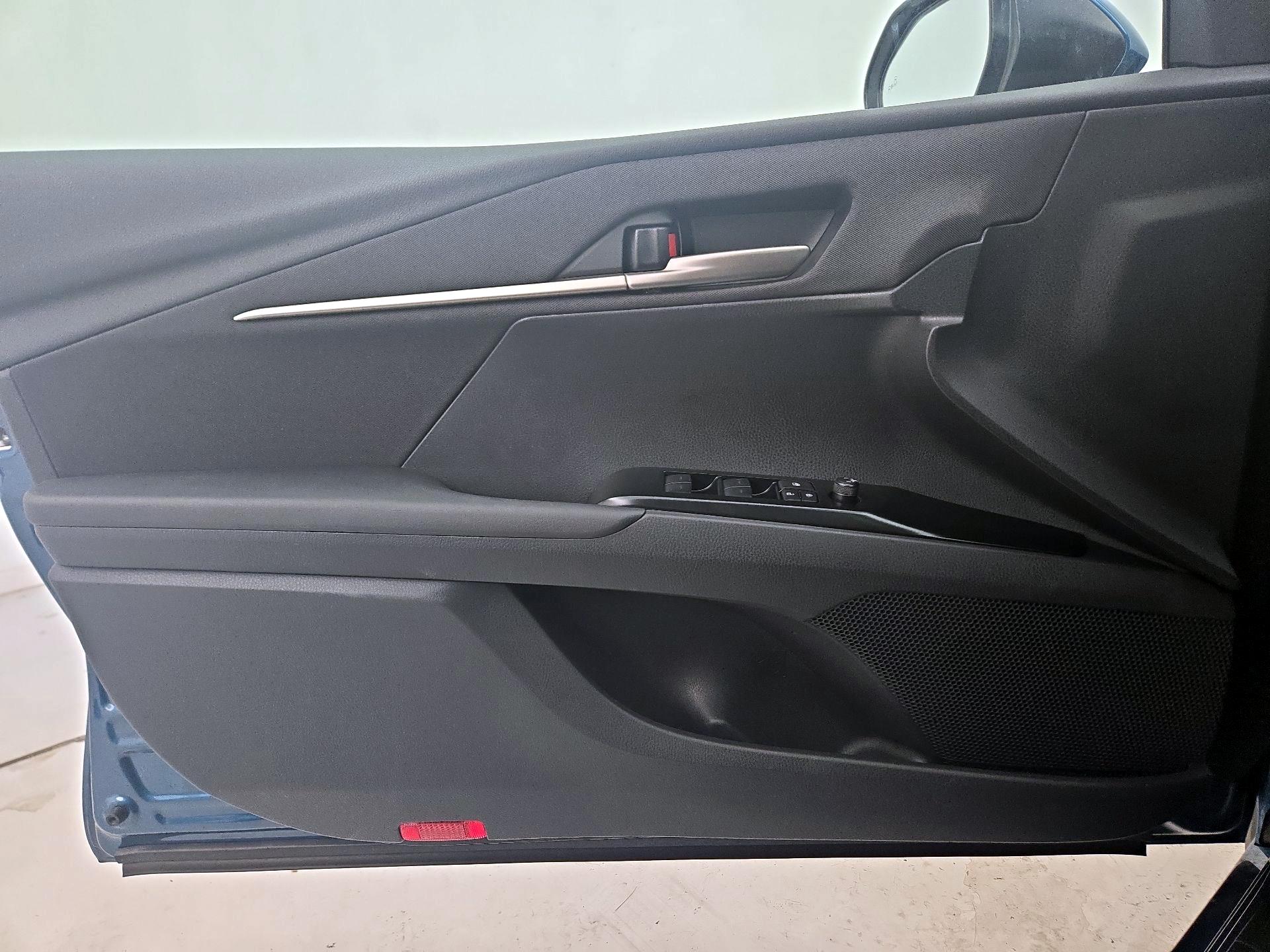 Thumbnail: 2025 Toyota Camry - 12