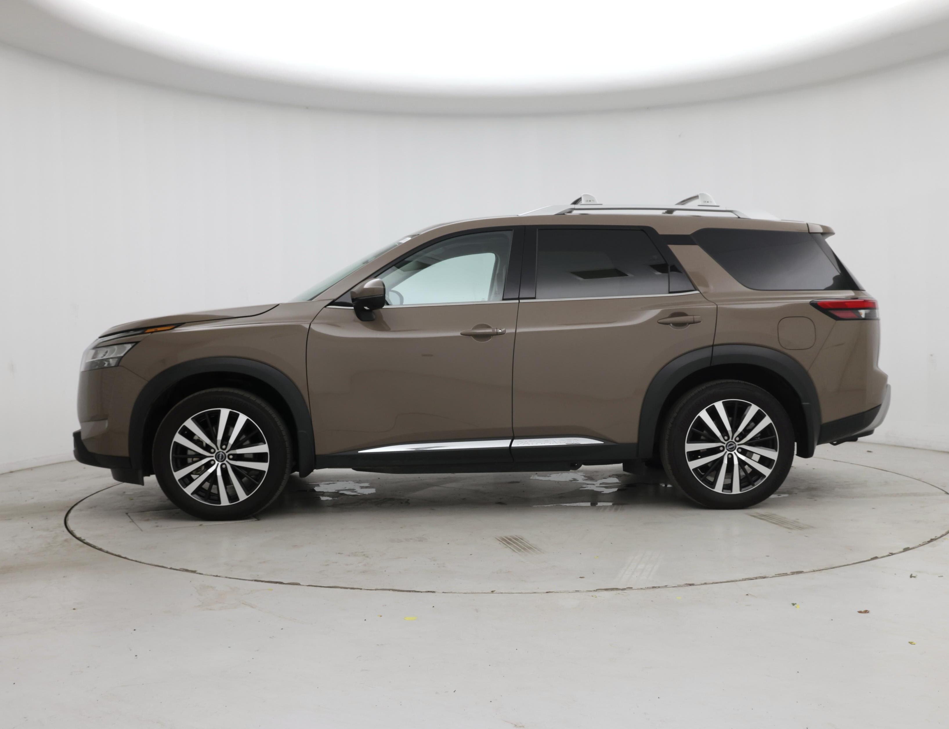 Thumbnail: 2024 Nissan Pathfinder - 3