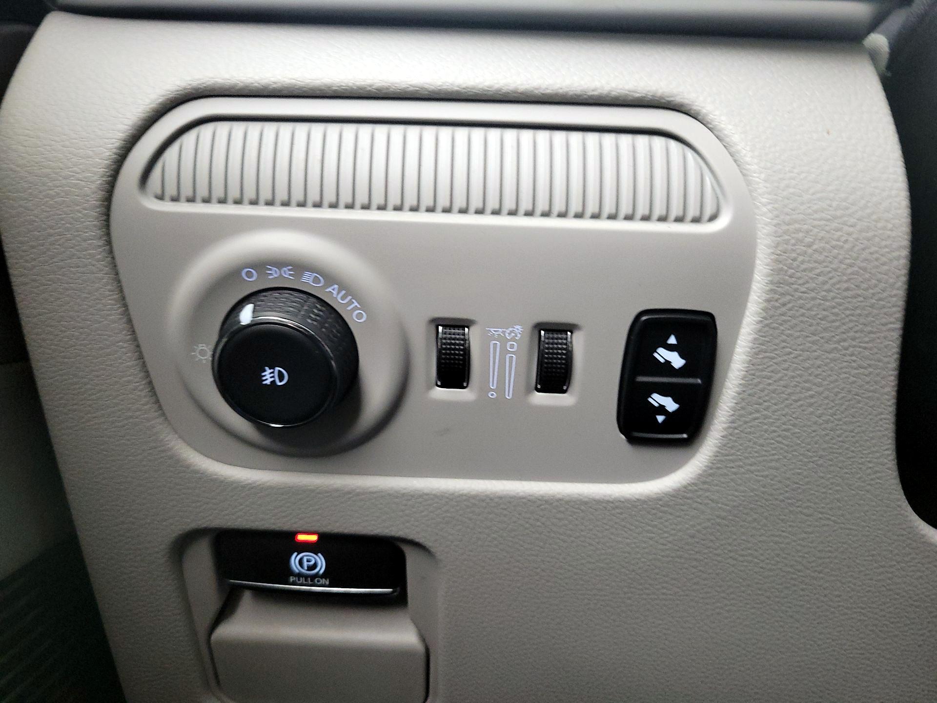 Thumbnail: 2022 Jeep Grand Wagoneer - 13