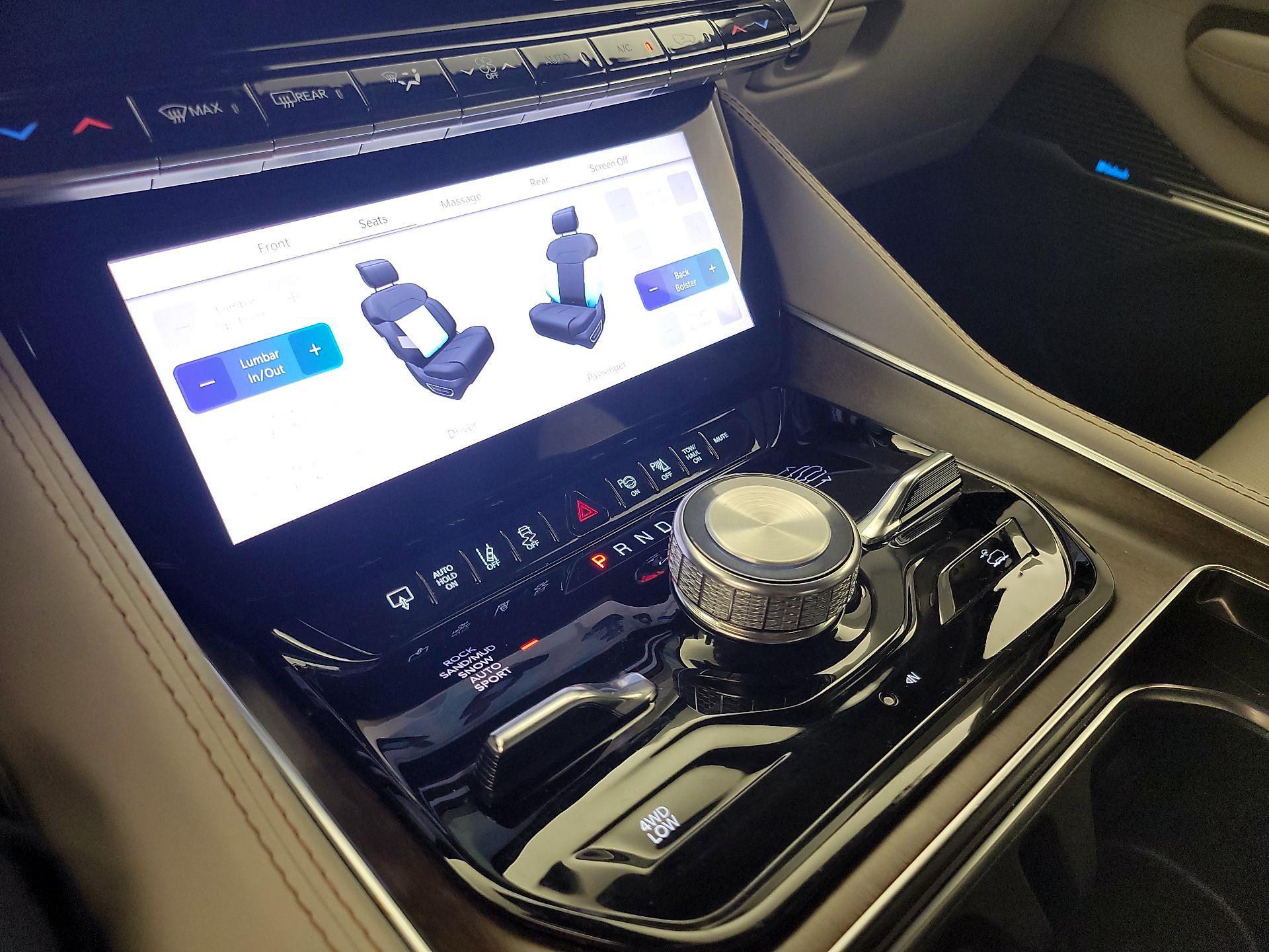 Thumbnail: 2022 Jeep Grand Wagoneer - 18