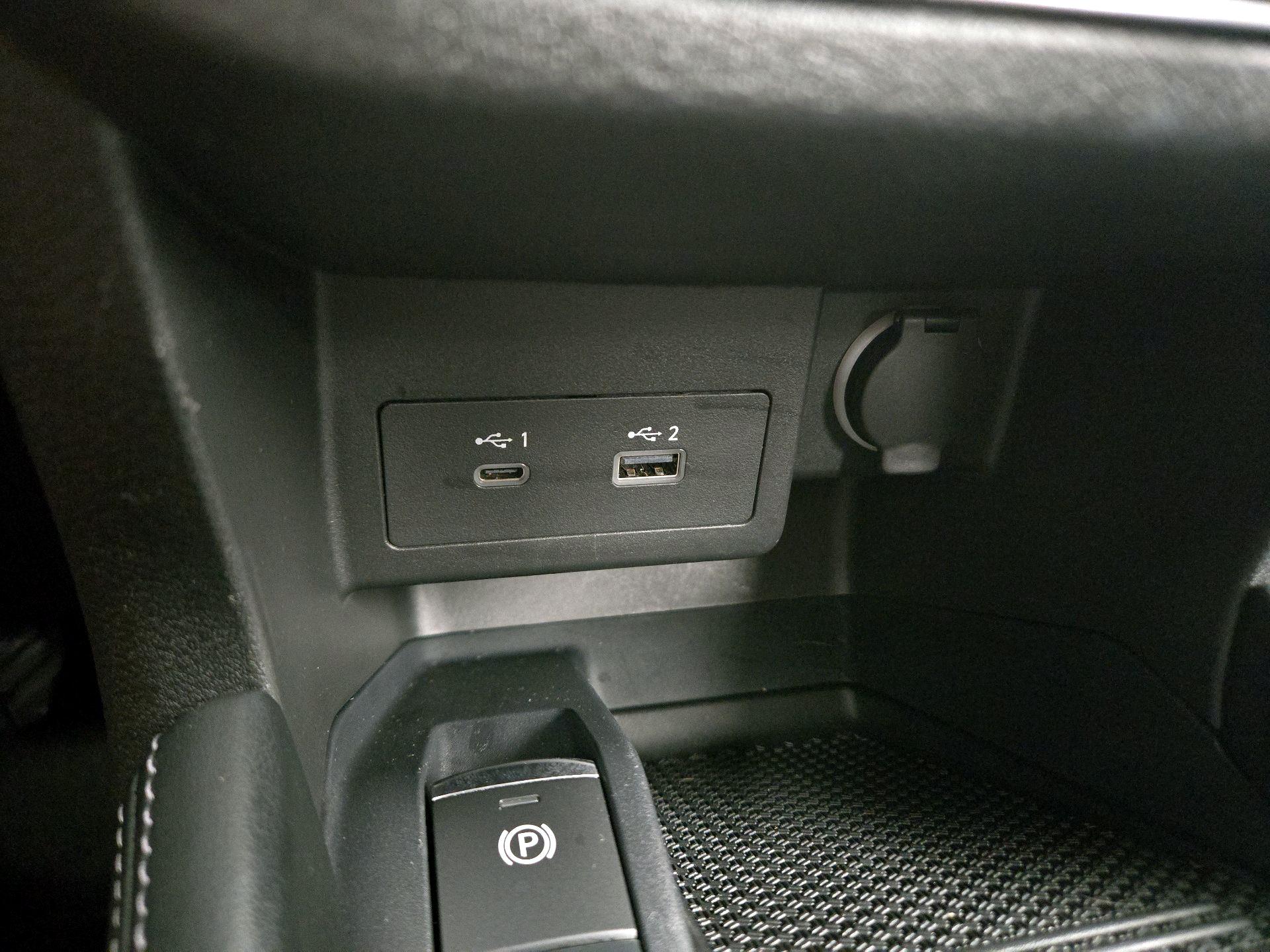 Thumbnail: 2023 Nissan Kicks - 18