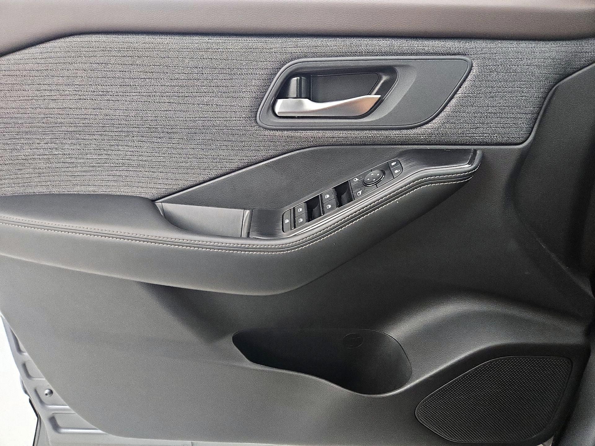 Thumbnail: 2023 Nissan Rogue - 12