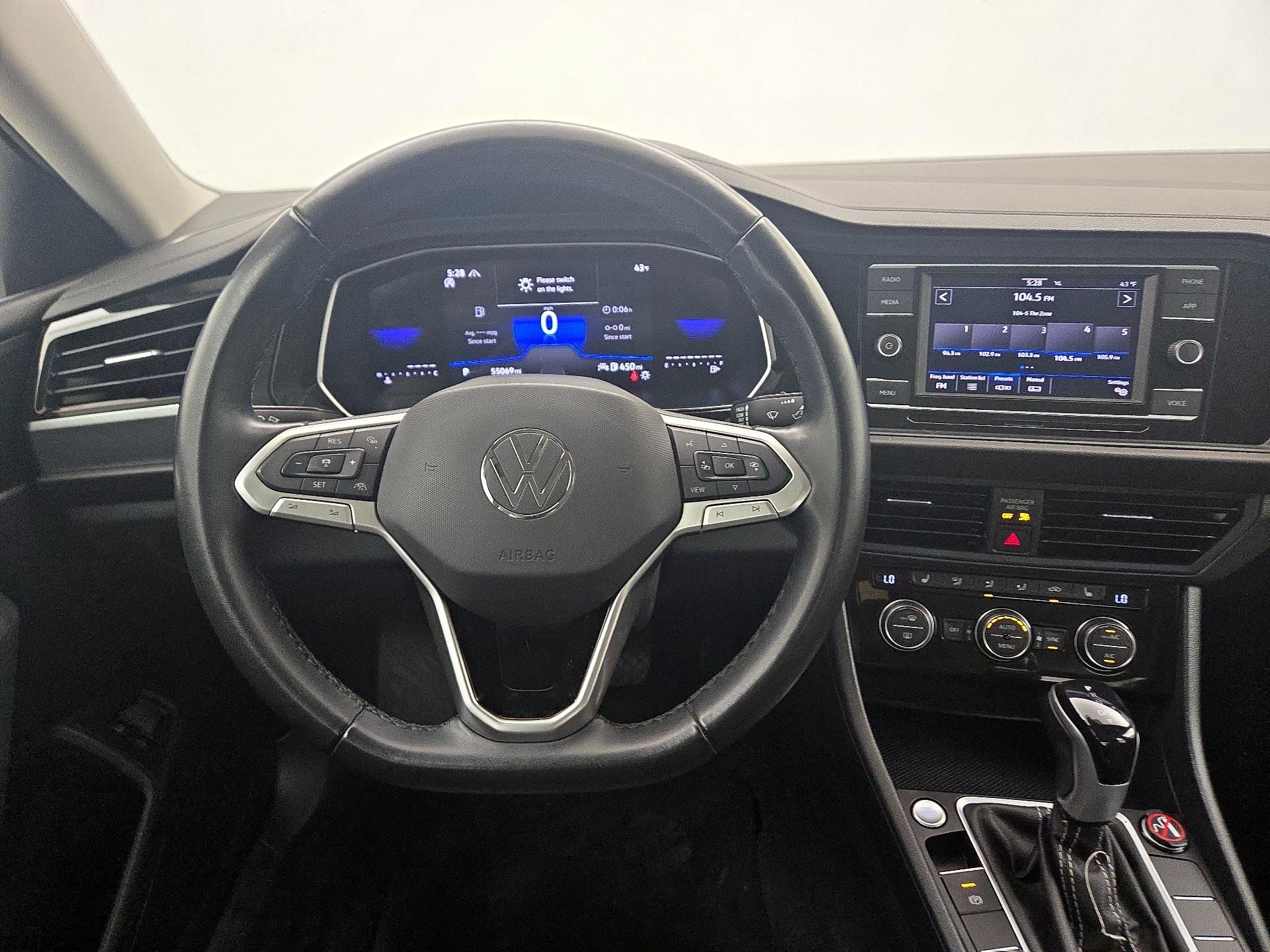 Thumbnail: 2024 Volkswagen Jetta - 10