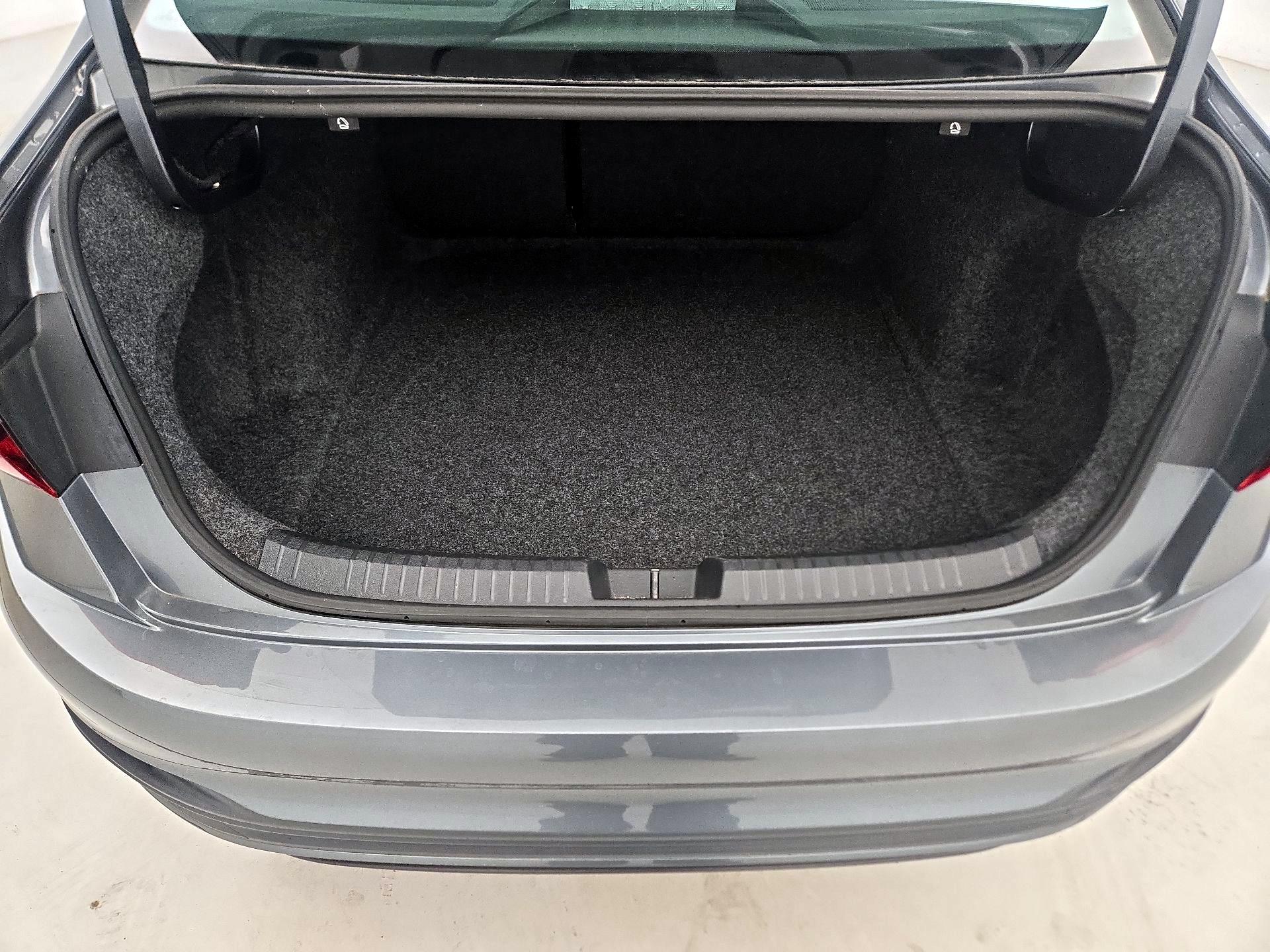 Thumbnail: 2024 Volkswagen Jetta - 20