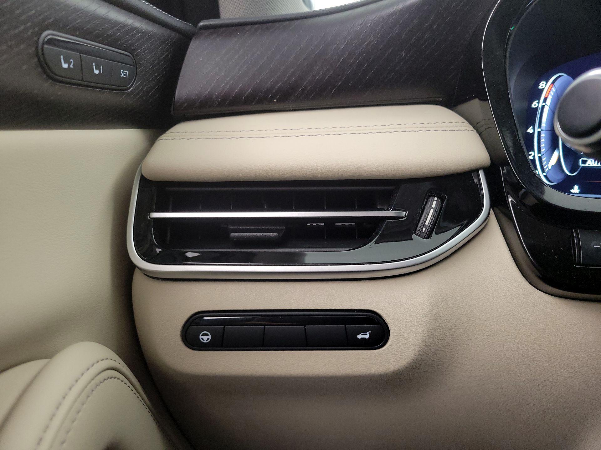 Thumbnail: 2023 INFINITI QX60 - 13