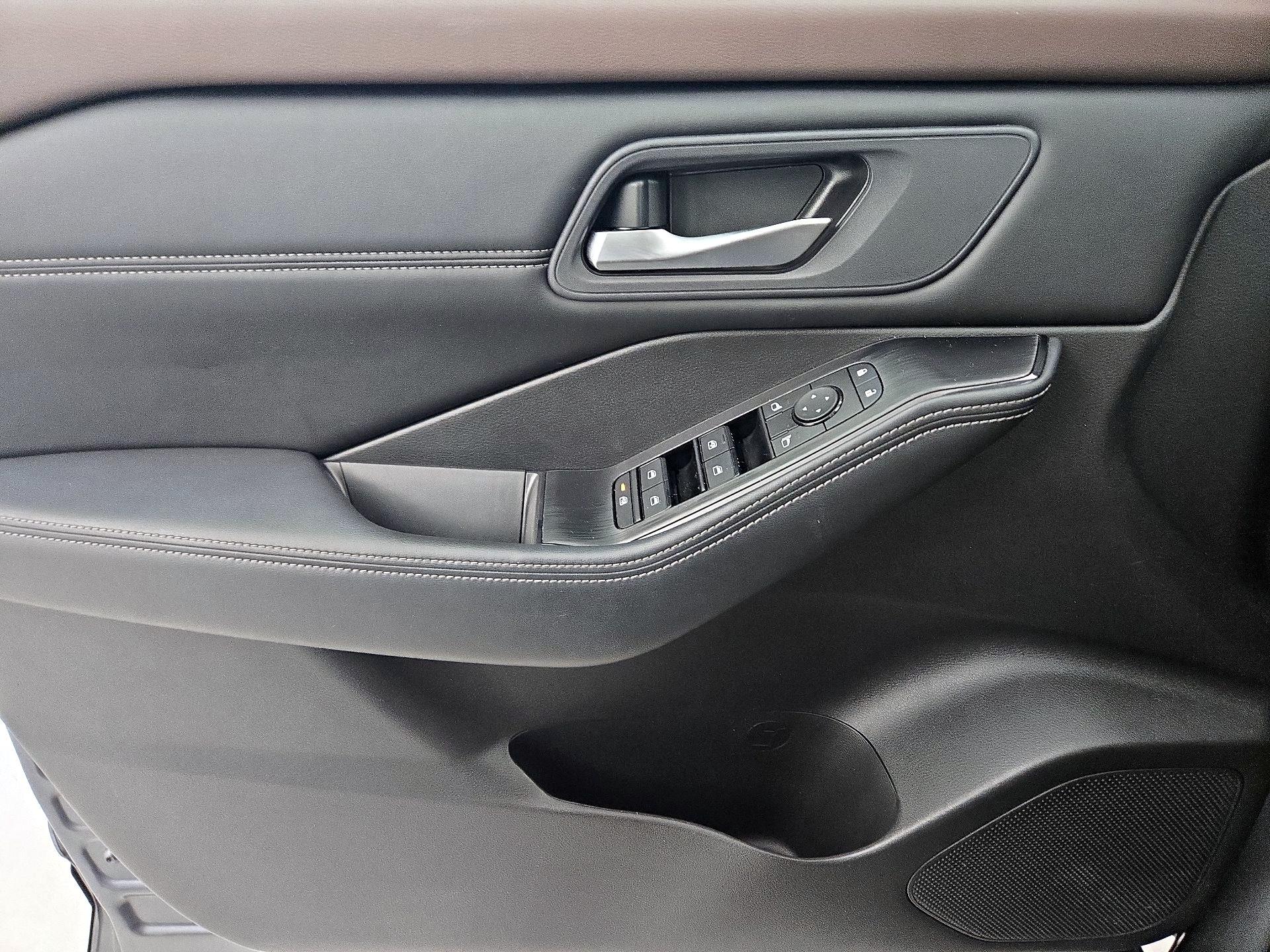 Thumbnail: 2023 Nissan Rogue - 12