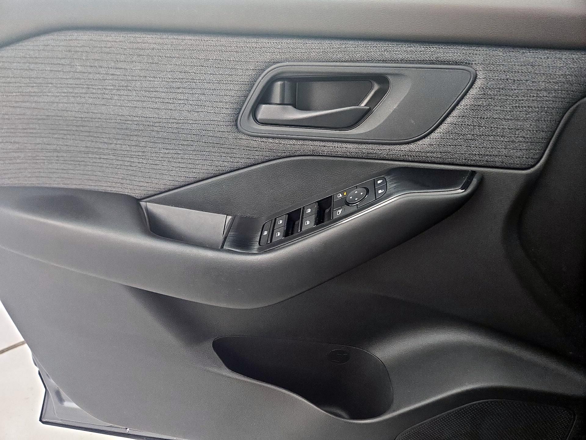 Thumbnail: 2023 Nissan Rogue - 12