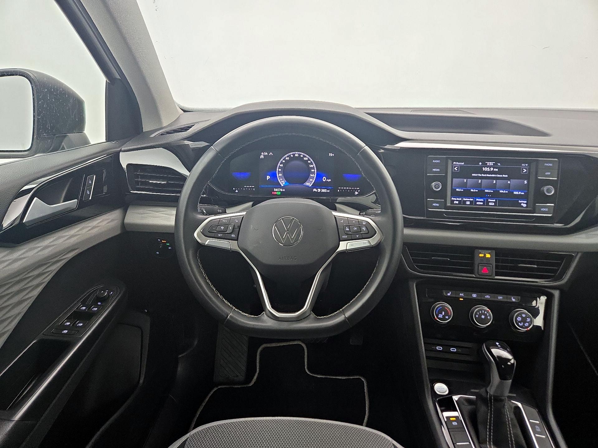 Thumbnail: 2023 Volkswagen Taos - 10