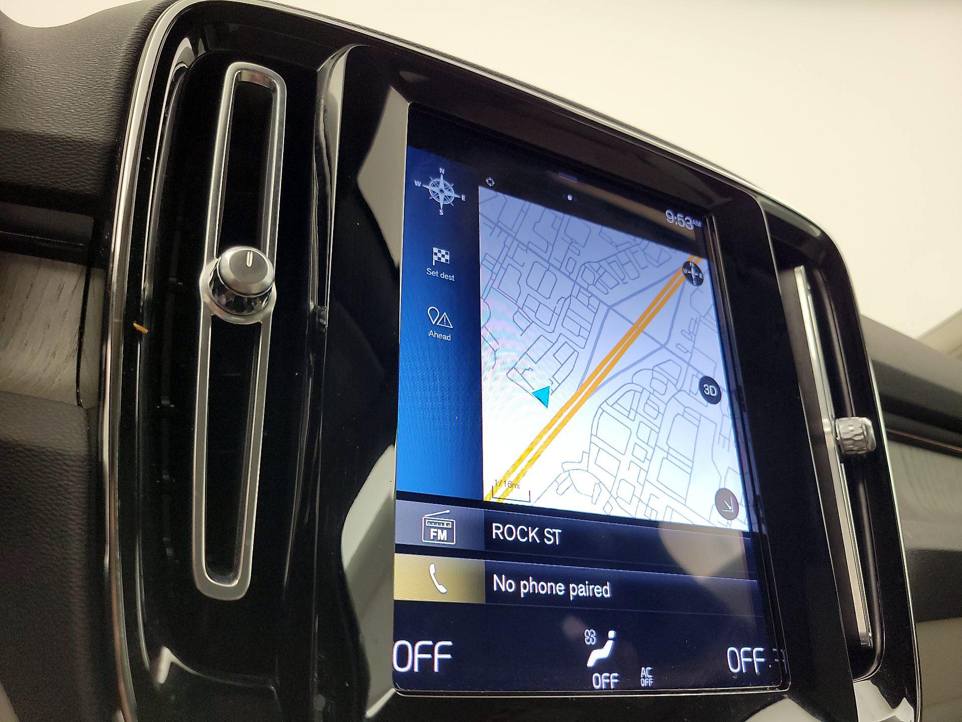 Thumbnail: 2021 Volvo XC40 - 14