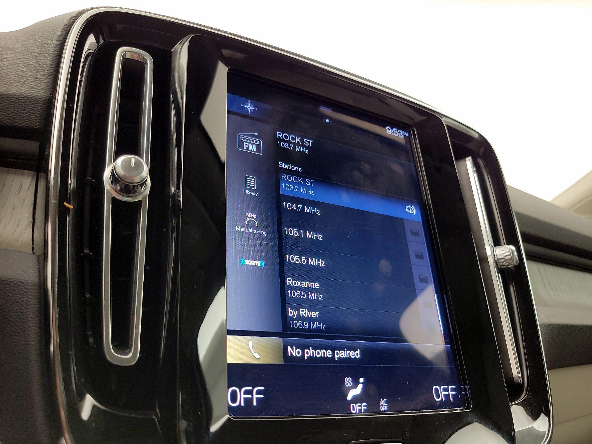 Thumbnail: 2021 Volvo XC40 - 16