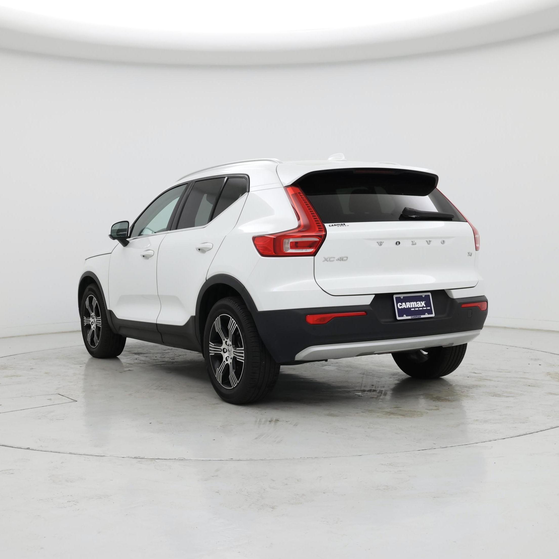 Thumbnail: 2021 Volvo XC40 - 2