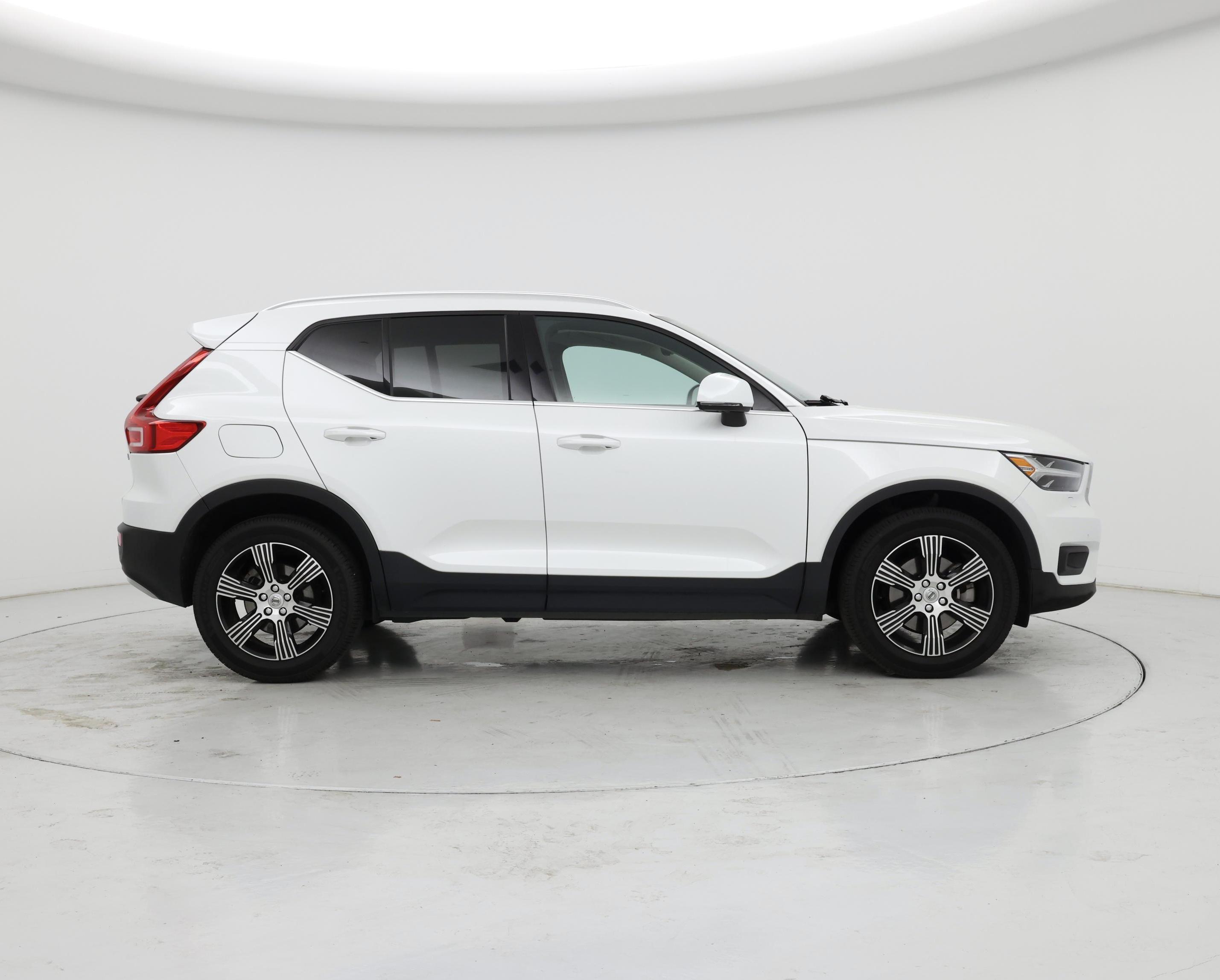 Thumbnail: 2021 Volvo XC40 - 7