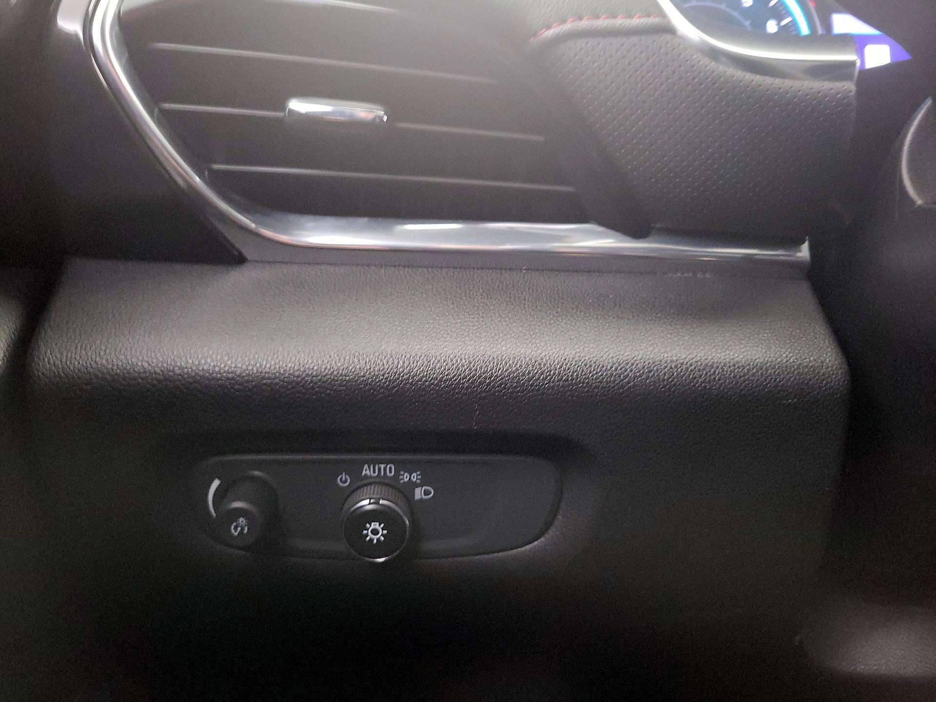 Thumbnail: 2022 Chevrolet Traverse - 13