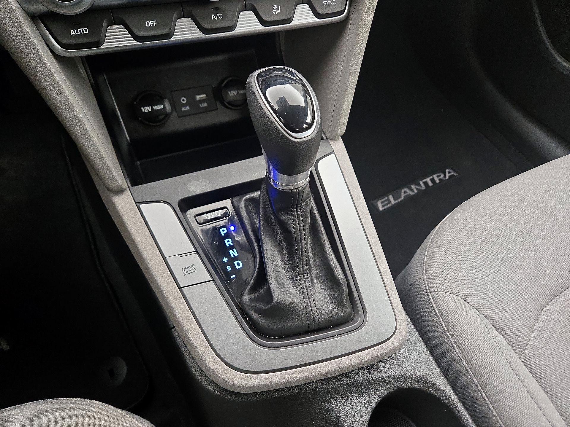 Thumbnail: 2020 Hyundai Elantra - 17