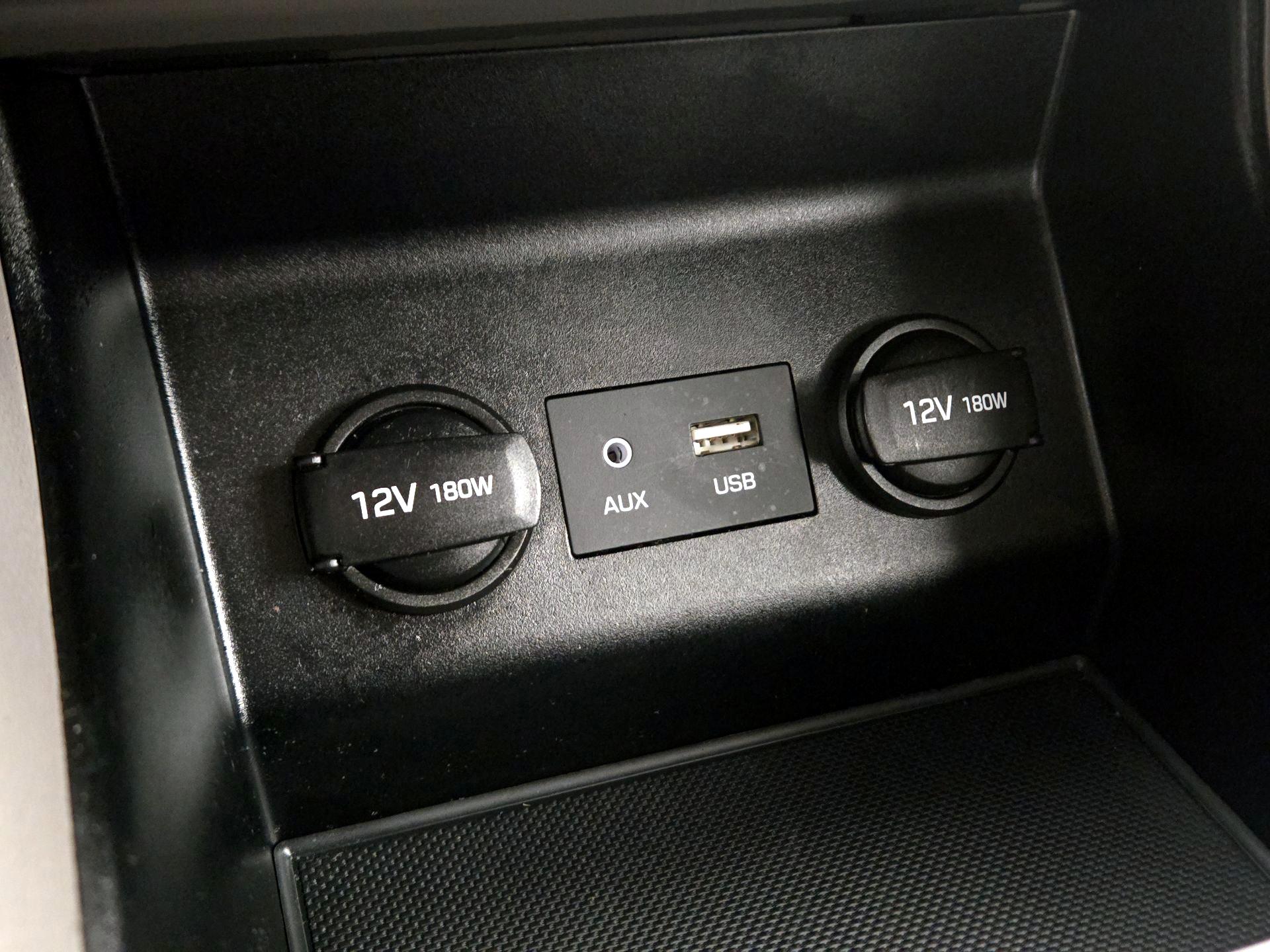 Thumbnail: 2020 Hyundai Elantra - 18