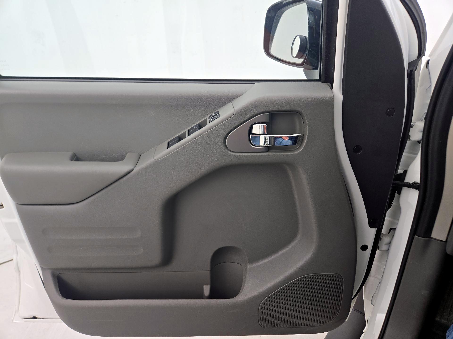 Thumbnail: 2020 Nissan Frontier - 12