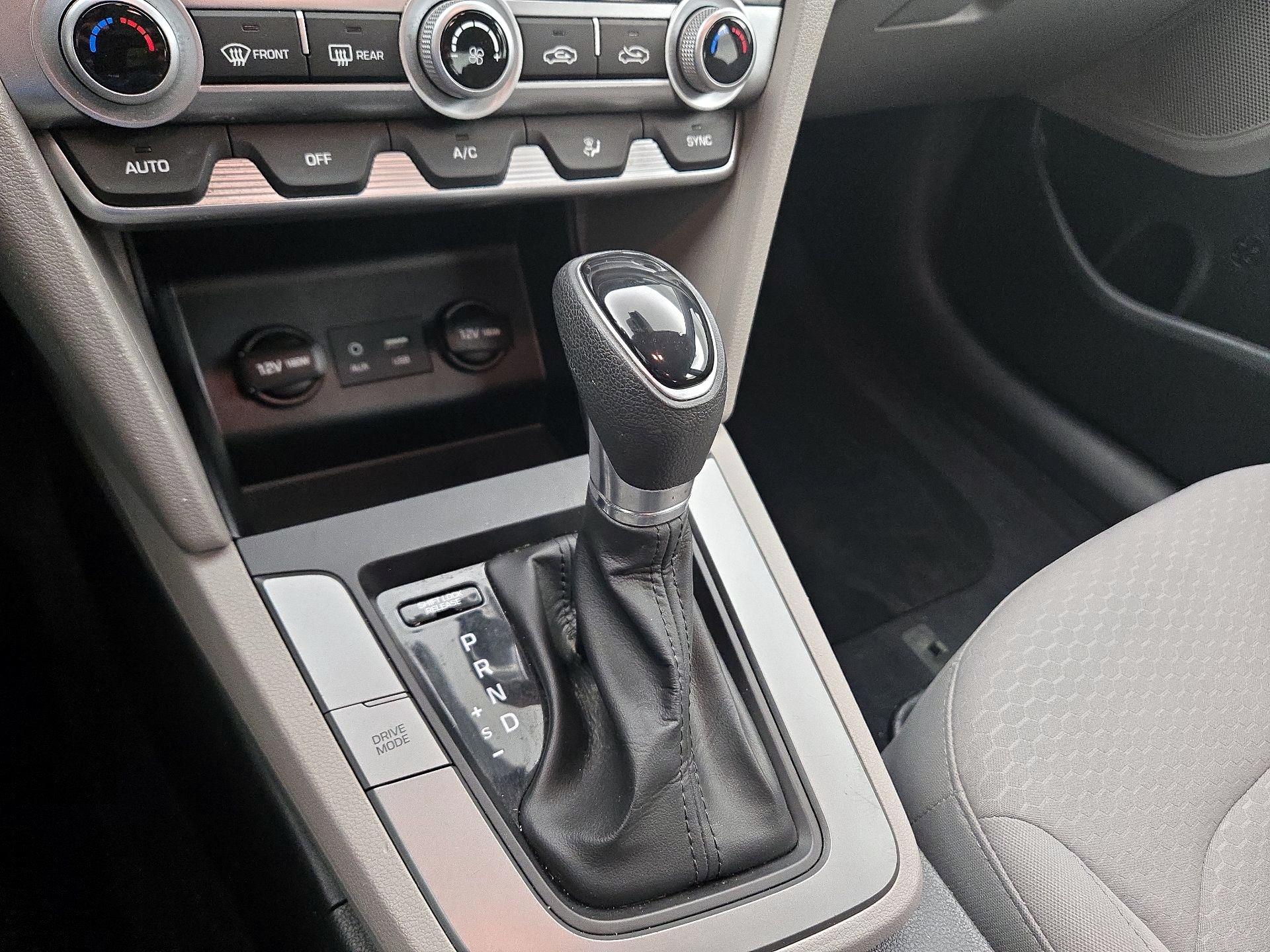 Thumbnail: 2020 Hyundai Elantra - 17