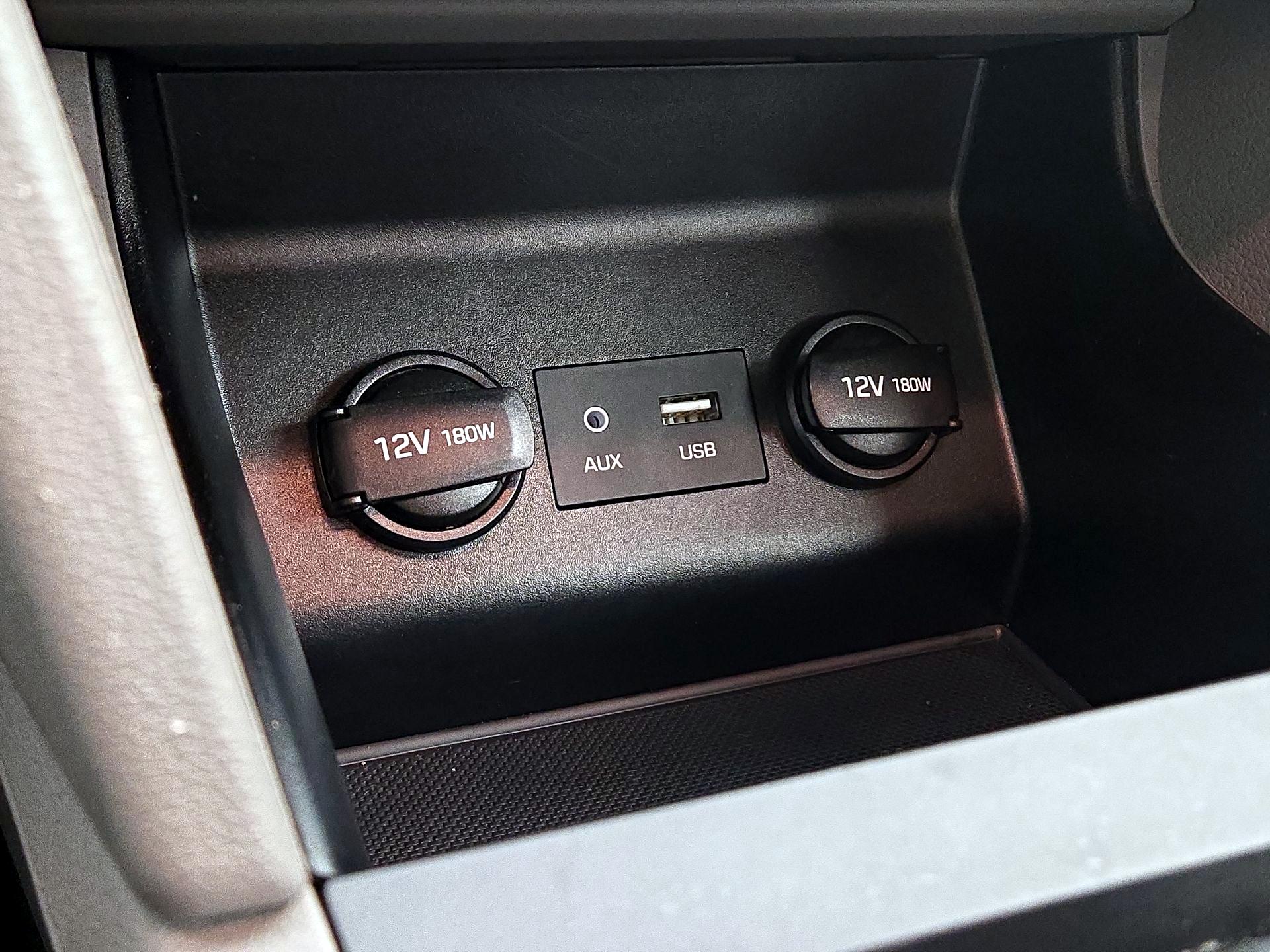 Thumbnail: 2020 Hyundai Elantra - 18