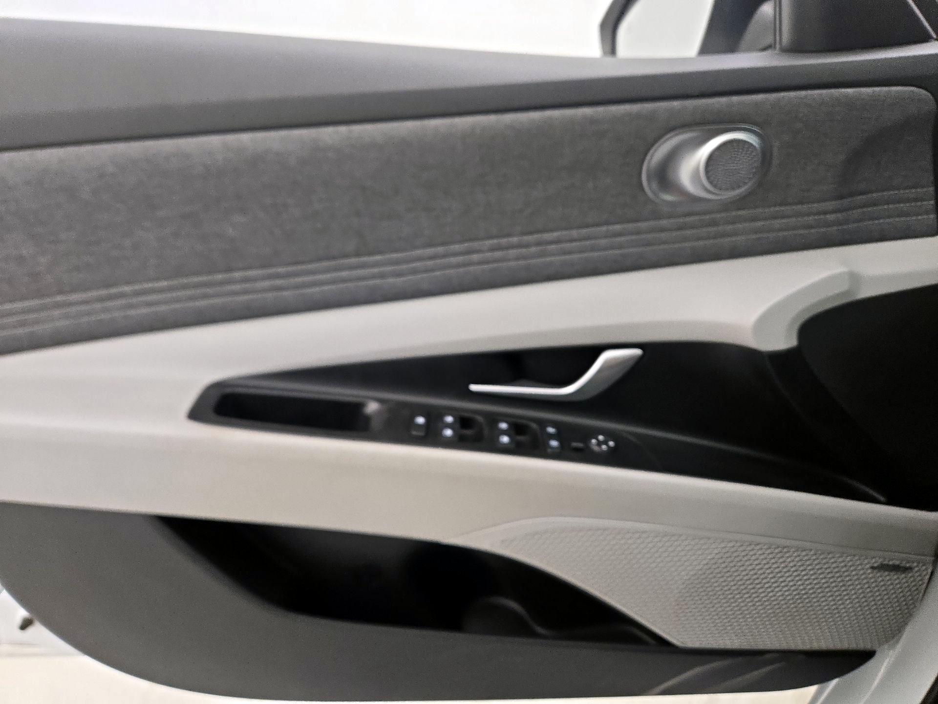 Thumbnail: 2022 Hyundai Elantra - 12