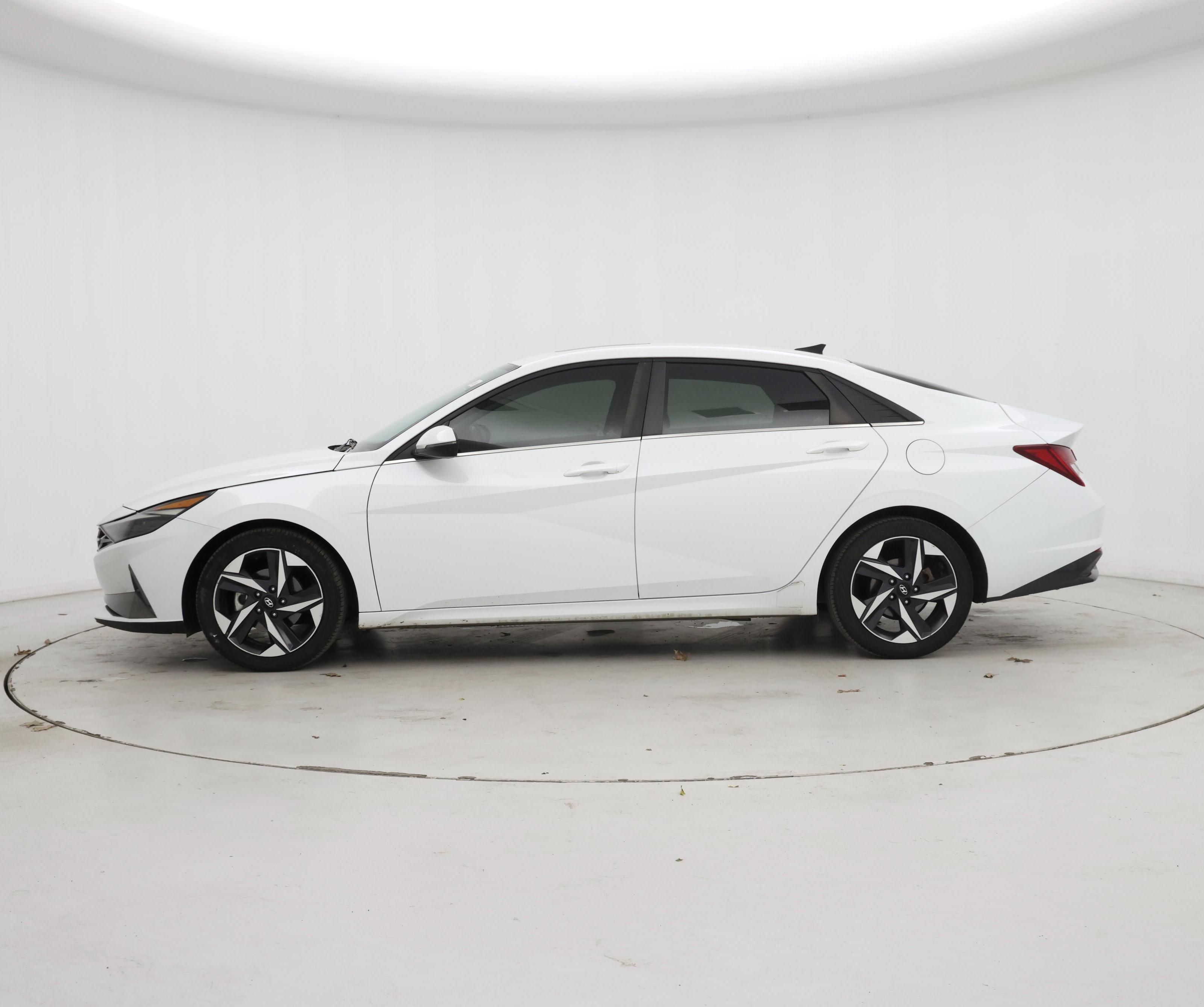 Thumbnail: 2022 Hyundai Elantra - 3