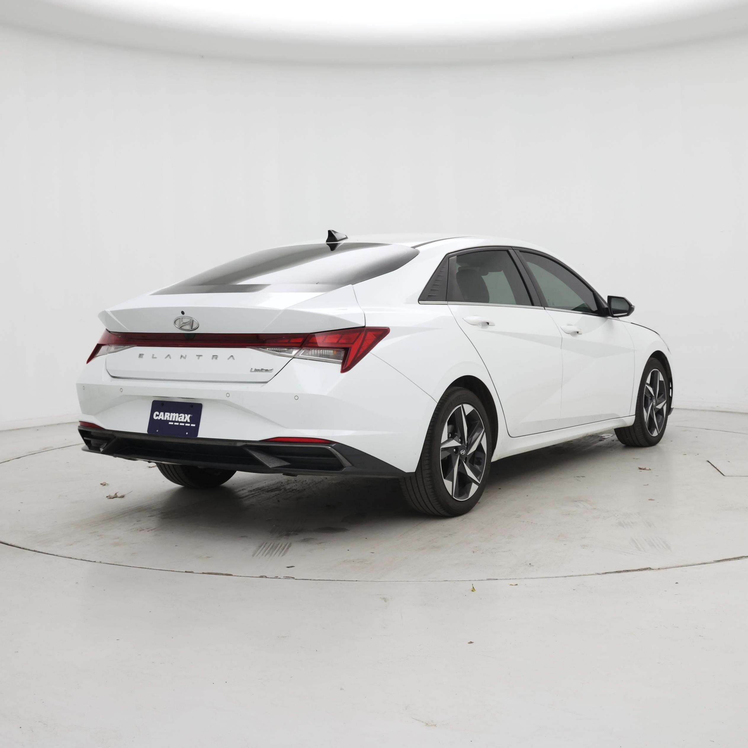 Thumbnail: 2022 Hyundai Elantra - 8