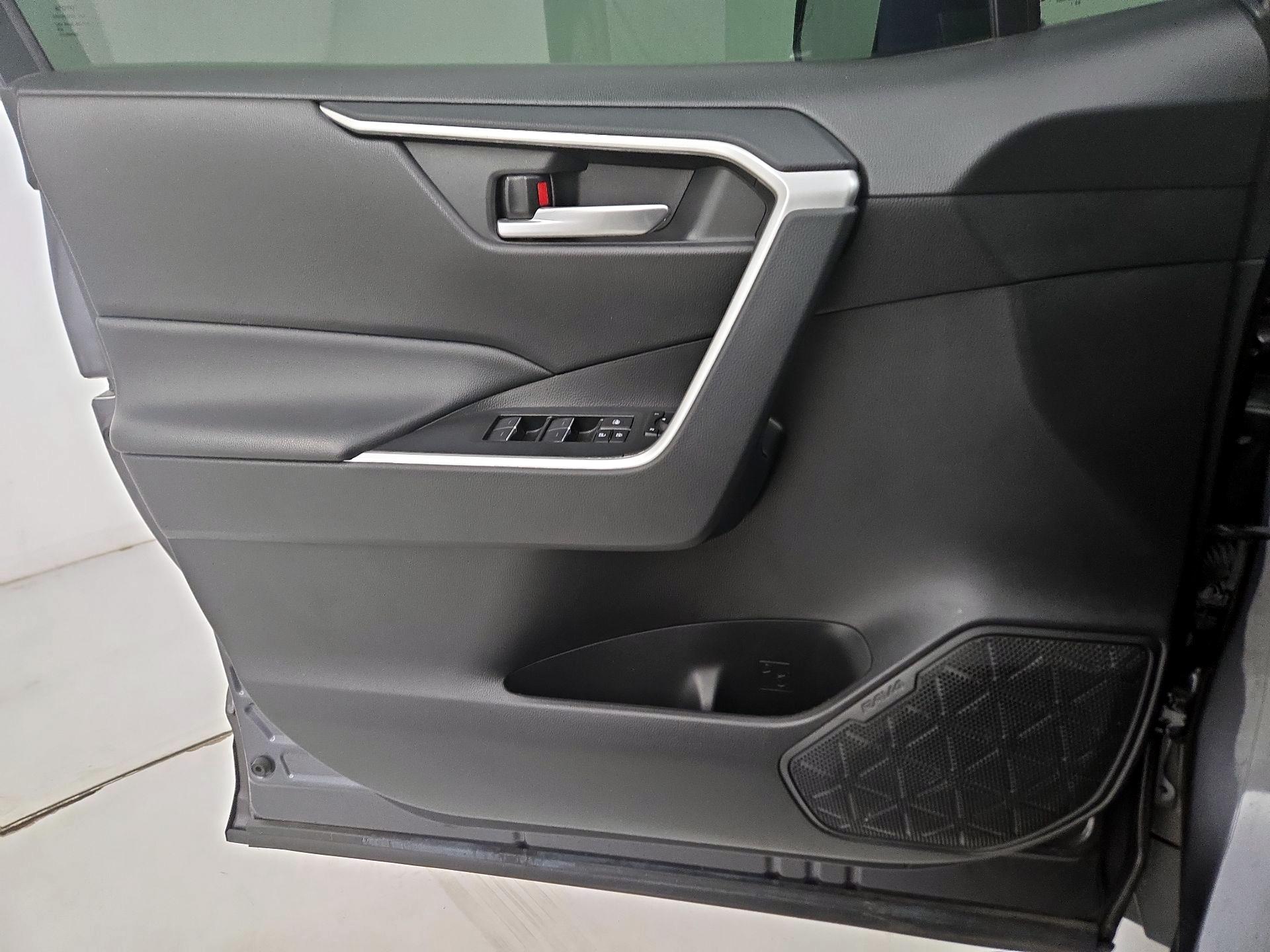 Thumbnail: 2023 Toyota RAV4 - 12