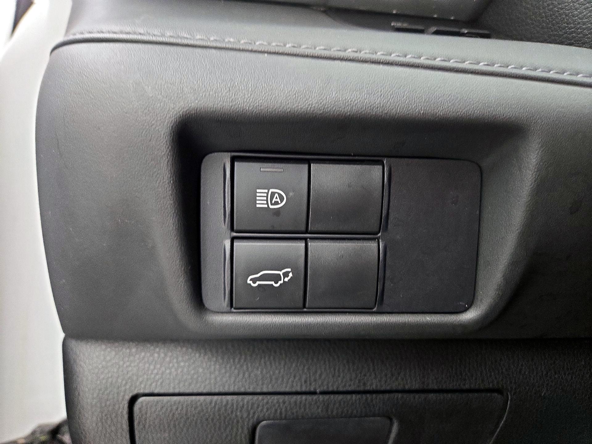 Thumbnail: 2020 Toyota Highlander - 13