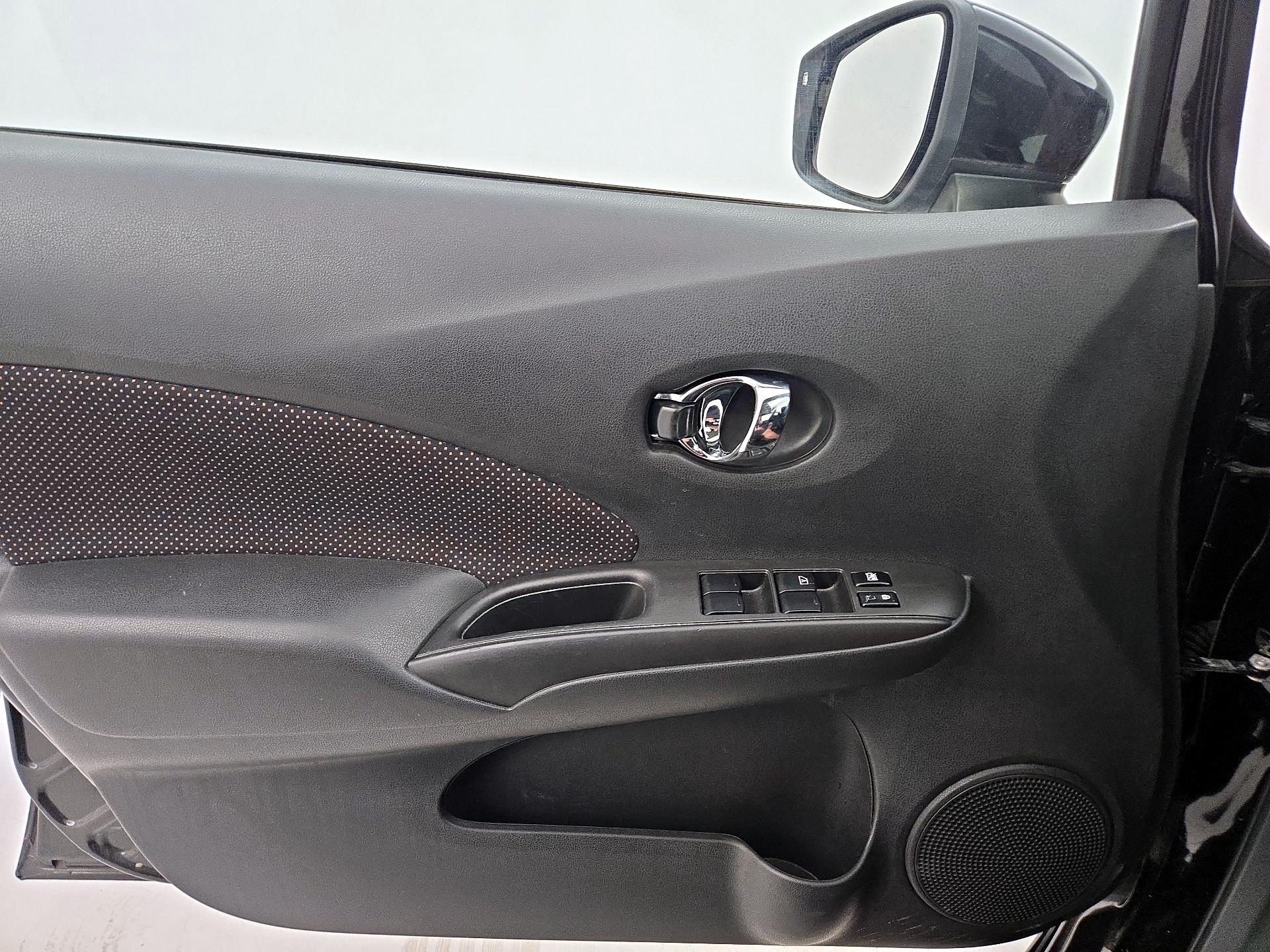 Thumbnail: 2017 Nissan Versa Note - 12