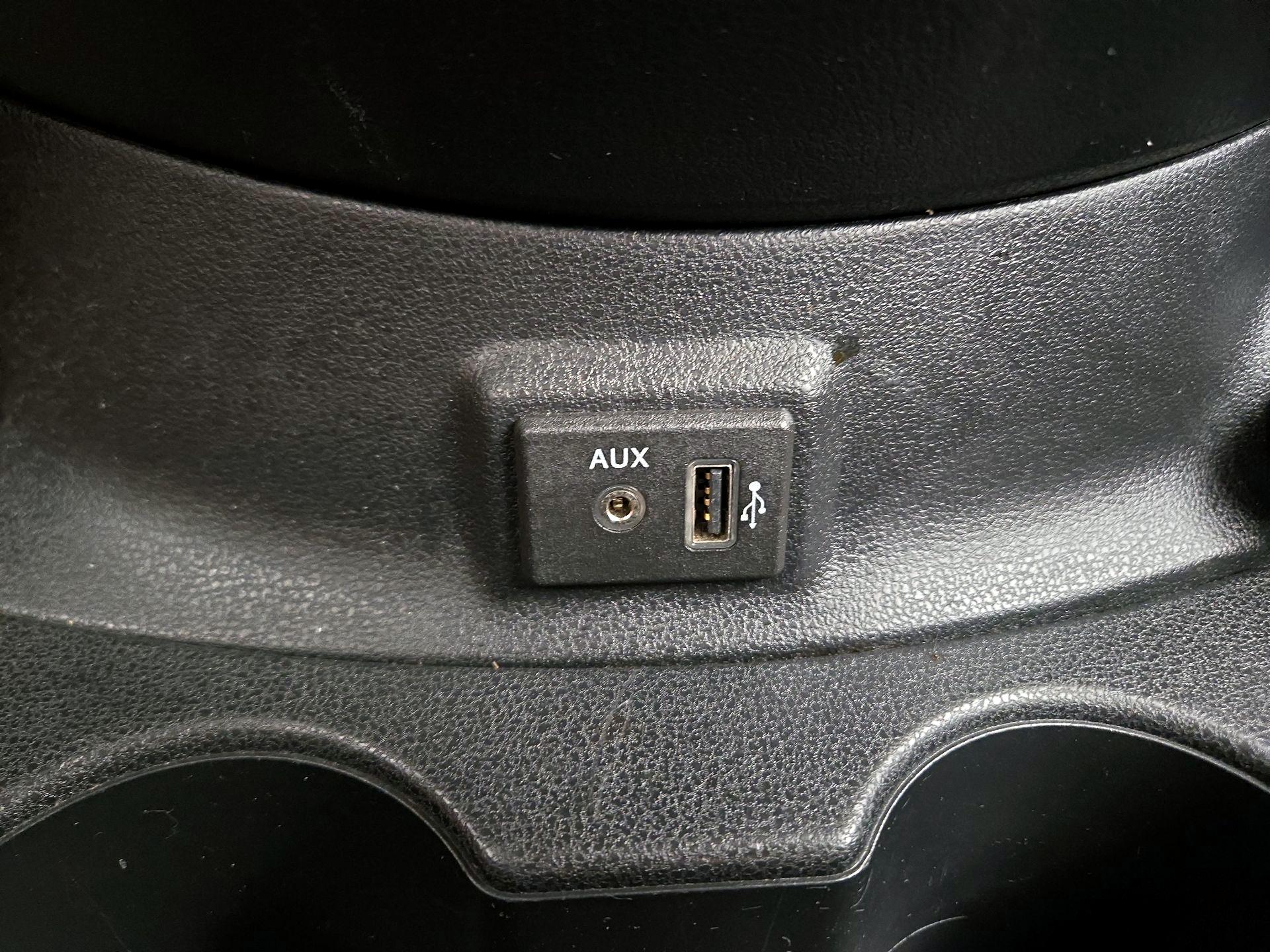 Thumbnail: 2017 Nissan Versa Note - 18