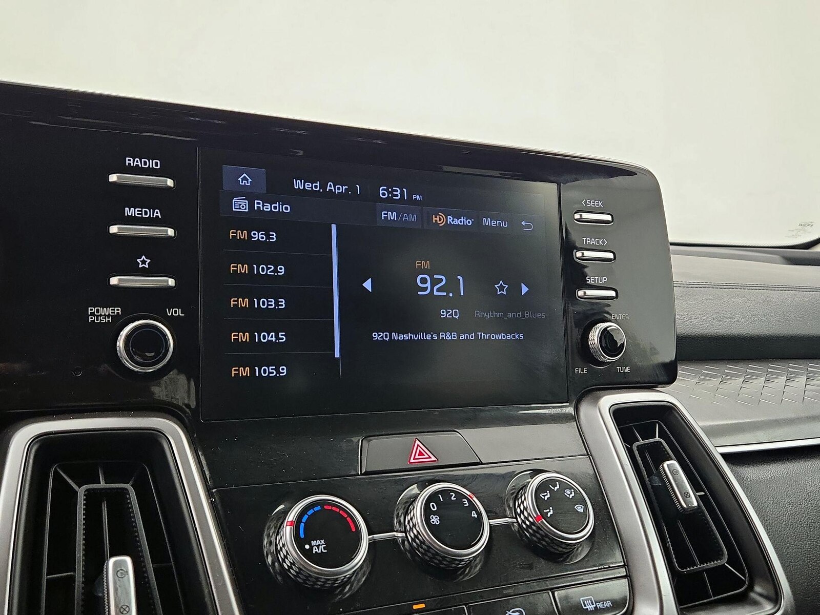 2022 Kia Sorento LX - Photo 16