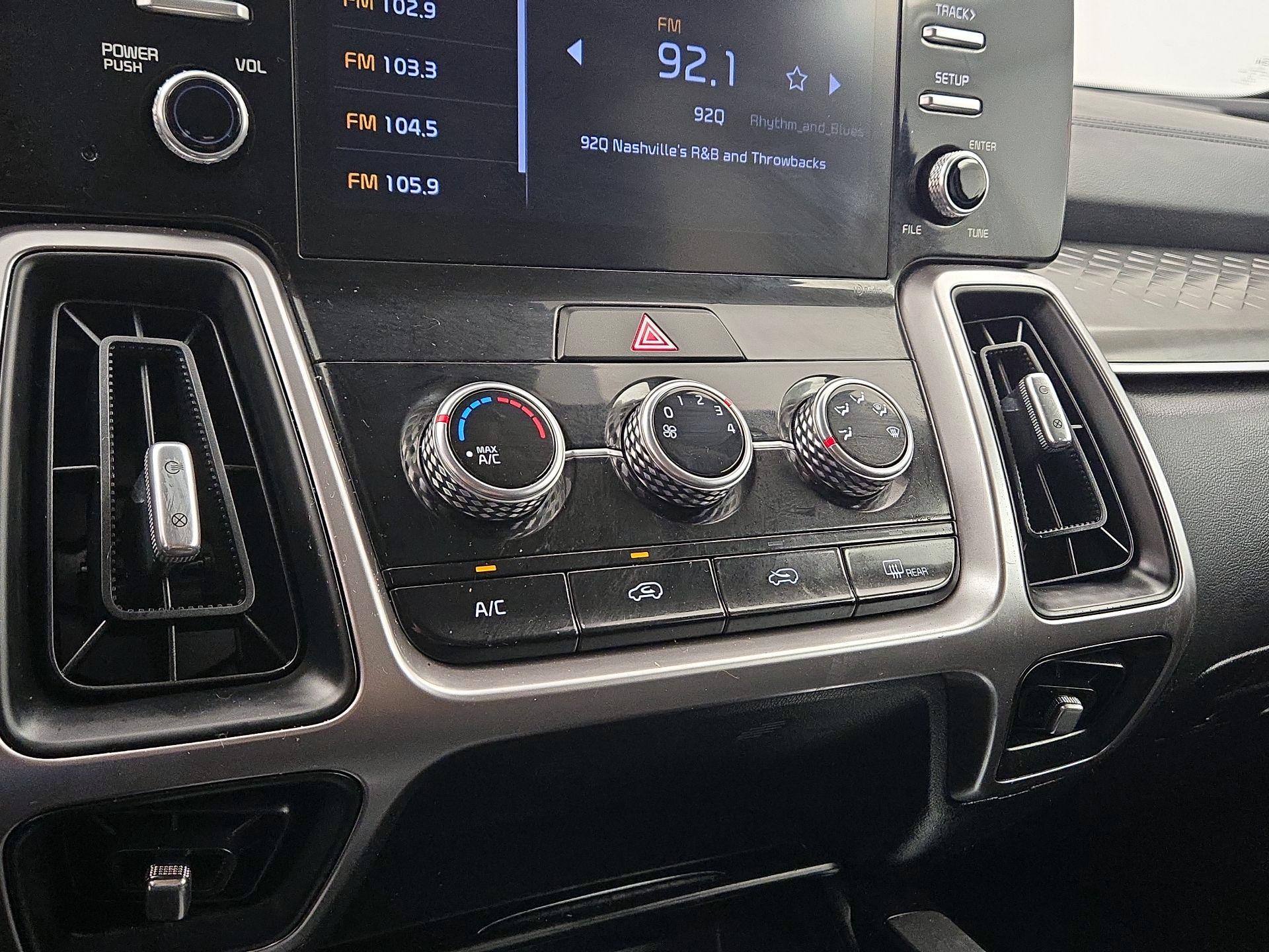 Thumbnail: 2022 Kia Sorento - 16