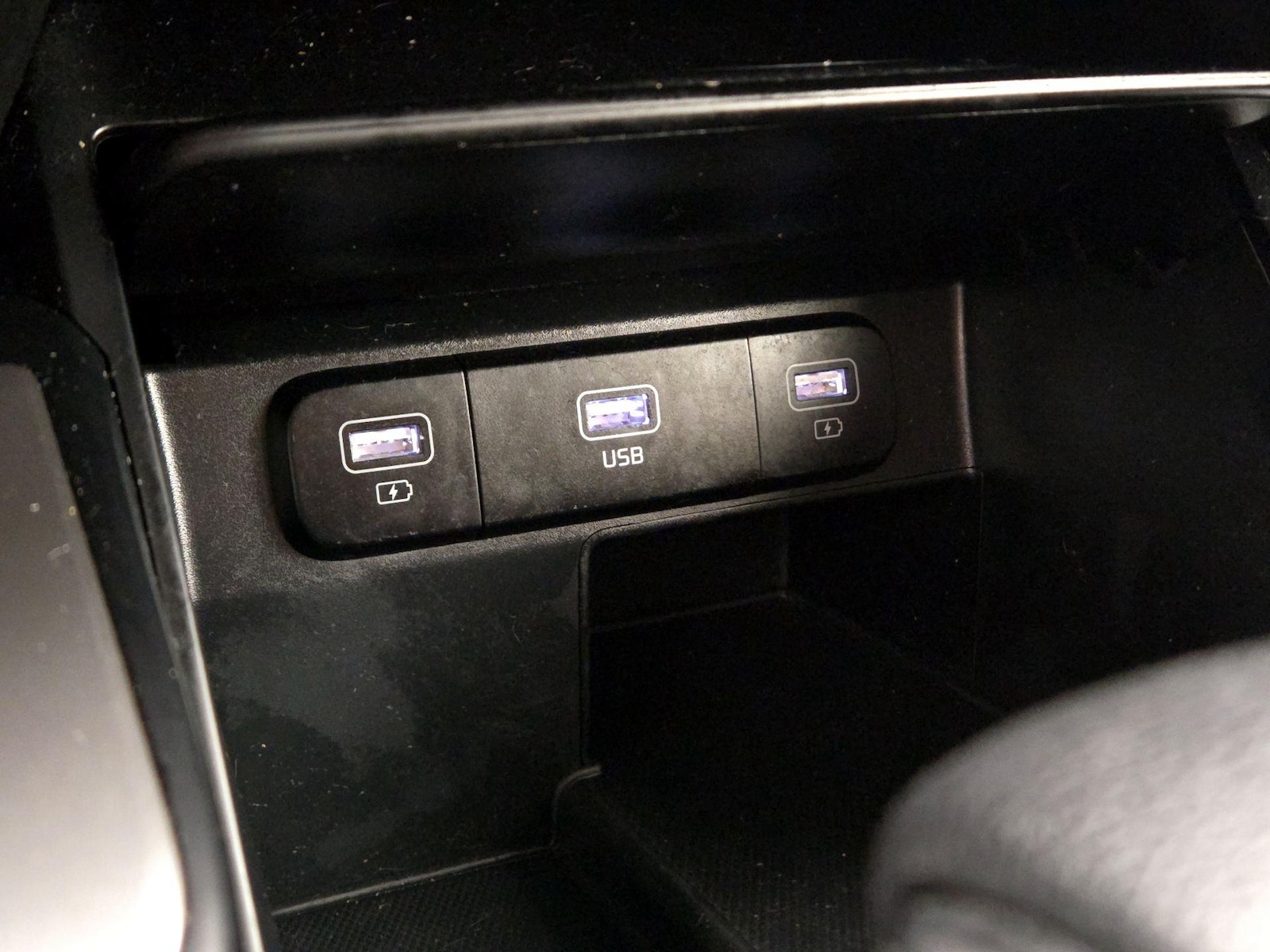 2022 Kia Sorento LX - Photo 19