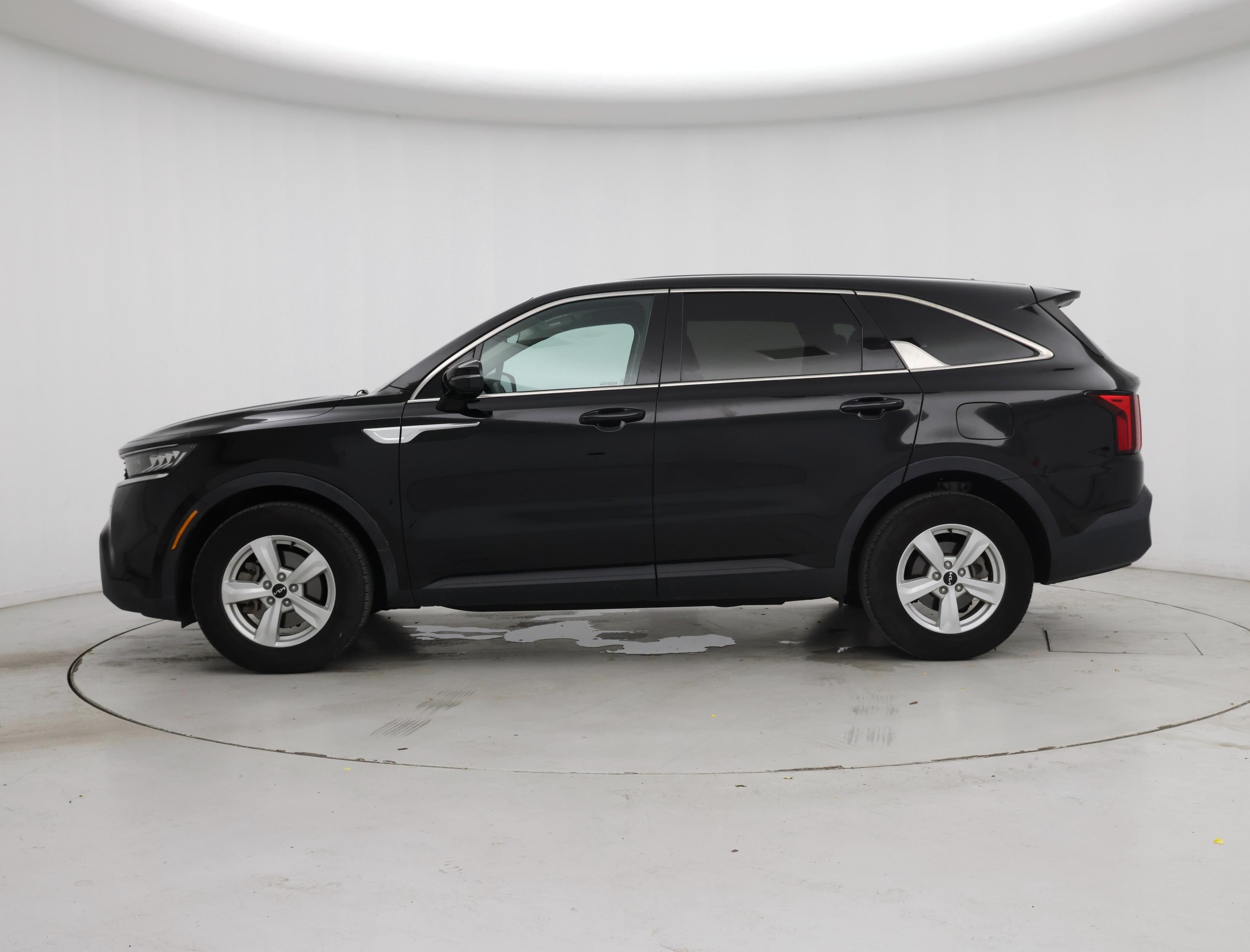 Thumbnail: 2022 Kia Sorento - 3