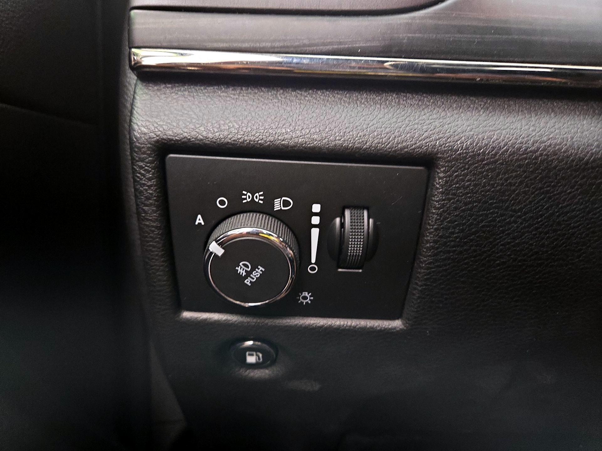 Thumbnail: 2020 Jeep Grand Cherokee - 13