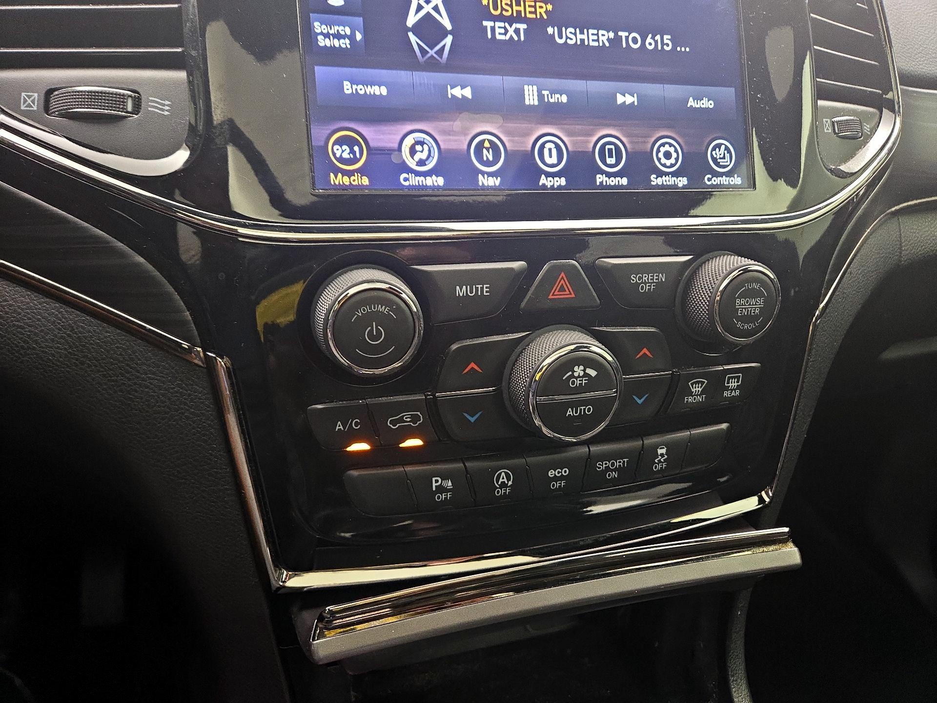 Thumbnail: 2020 Jeep Grand Cherokee - 17